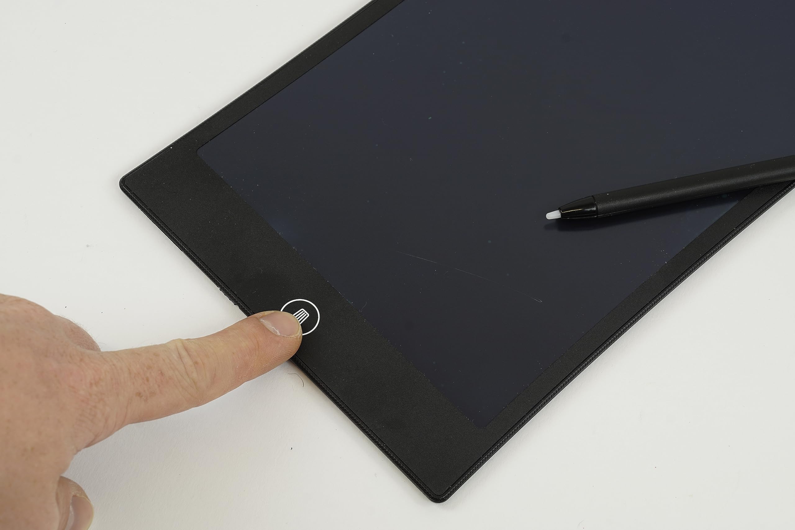 TimeTEX - Pizarra Digital SD | Pizarra Digital para Escribir – Ayuda a Aprender a Escribir. Ideal también para alérgicos a la Tiza | Contenido: Pizarra electrónica con Pantalla Negra