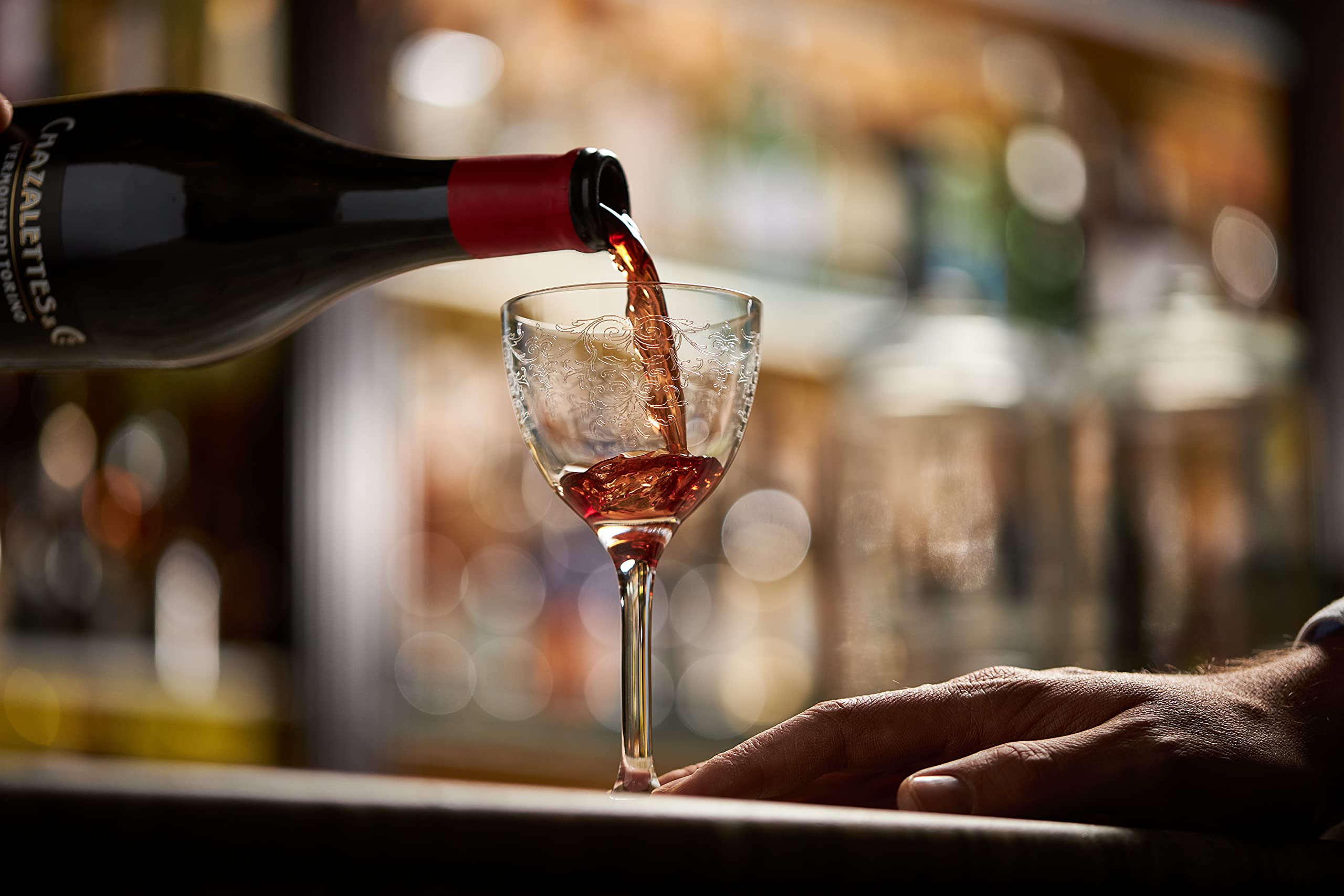 Chazalettes Vermouth della Regina Rosso 75cl - Vermouth con note di erbe, sandalo e coriandolo. 16,5% vol.
