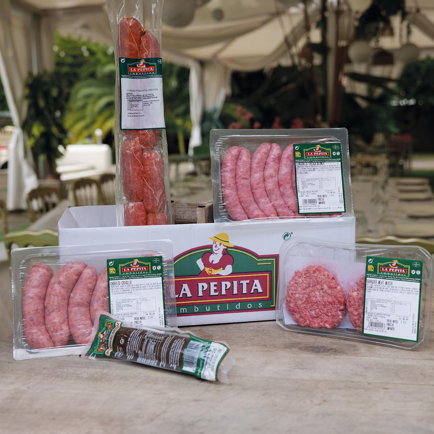 EMBUTIDOS LA PEPITA Pack Barbacoa Clásico (4 pax) 4 Hamburguesas mixta (vacuno/cerdo), 6 Chorizos Criollos, 1 Morcilla arroz, 8 Chorizos Rojos, 8 Salchichas Blancas Cerdo