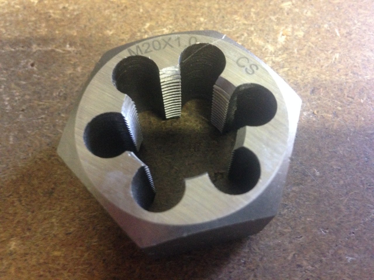 M20 X 1.0 CARBON STEEL HEXAGONAL RE-THREADING DIE