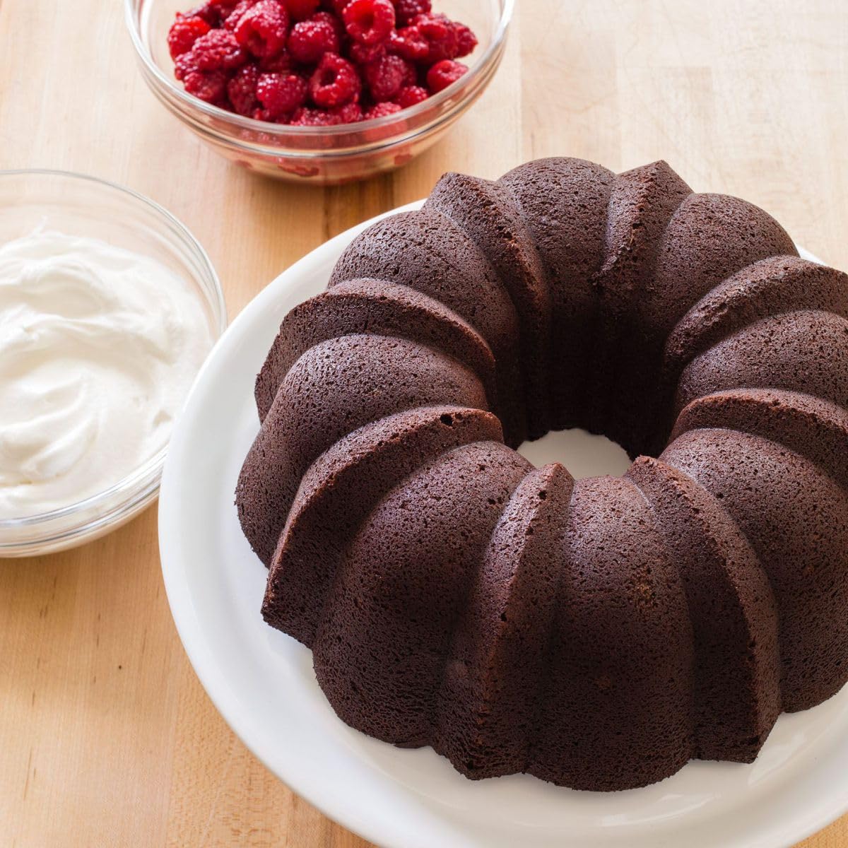 MGE - Moule à Pâtisserie Savarin - Moule à Pâtisserie avec Tube - Moule à Anneaux - Moule à Gâteau - Noir - 25,5 cm