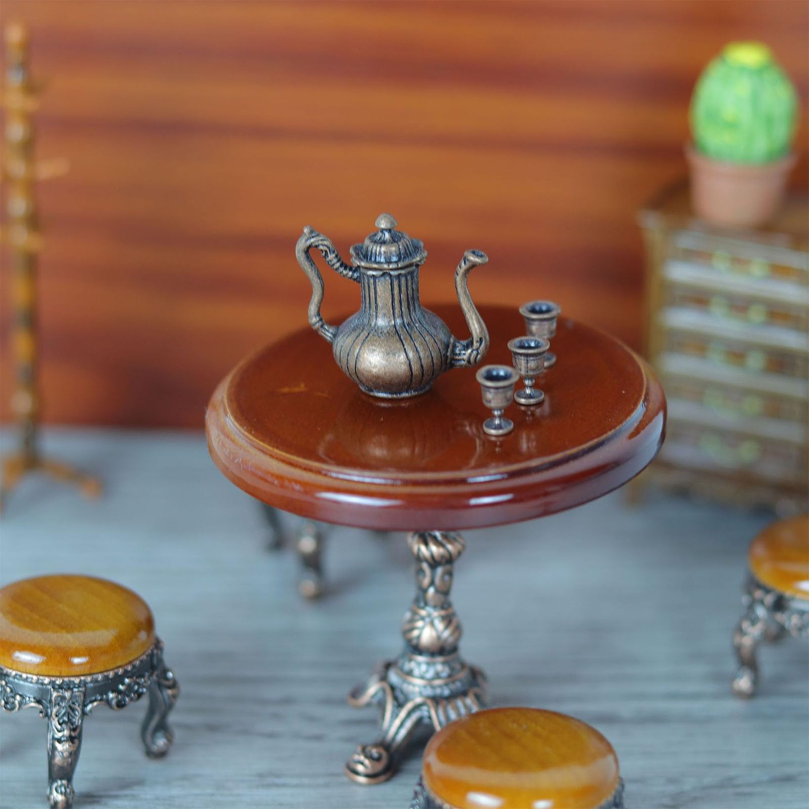1:12 Scala Vintage Tavolino Rotondo Set Con 4 Sedie Per Miniatura Case Delle Bambole Set Da Pranzo Display Da Collezione