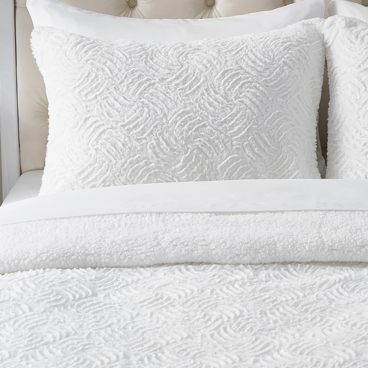 Mellanni Bed Sheet Set + Faux Fur Duvet Cover Set Bundle&Save - Bundle Includes: 4pcs Bed Sheet Set and 3pcs Faux Fur Sherpa Bedding with 2 Shams and 1 Comforter Cover (King, White)