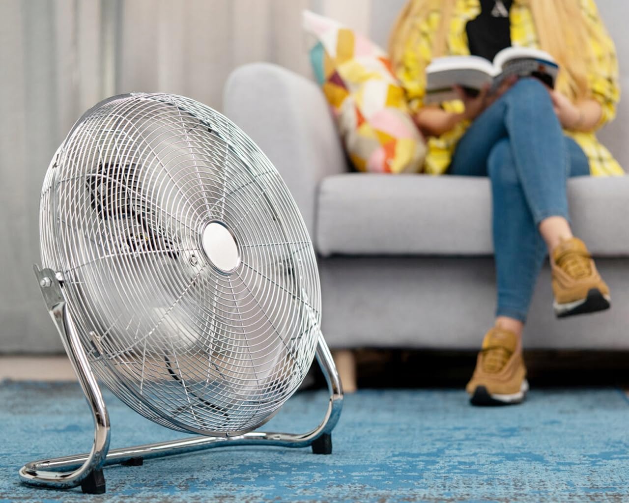 LTC Profi Windmaschine 50cm (20 Zoll) – Leistungsstarker Bodenventilator 155W, Hochgeschwindigkeits-Ventilator aus Metall, 3 Geschwindigkeitsstufen, Verstellbarer Neigungswinkel, Silber/Chrom