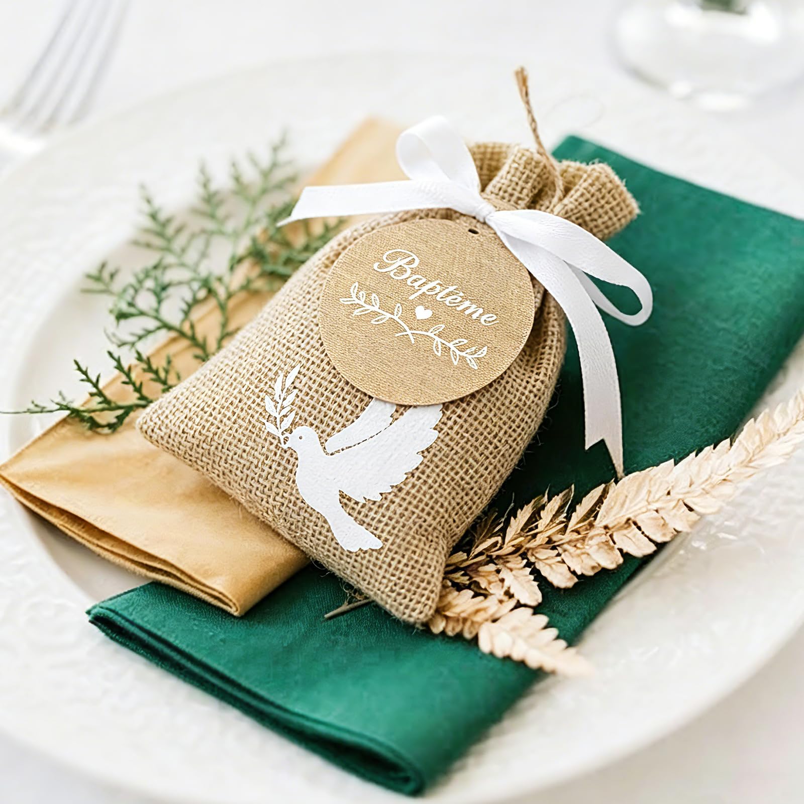 FINEVERNEK 20PCS Sachets Dragées Baptême avec Étiquettes et Ruban Blanc Pochette Dragée Motif Colombe pour Baptême, Communion, Confirmation et Décorations de Cérémonie