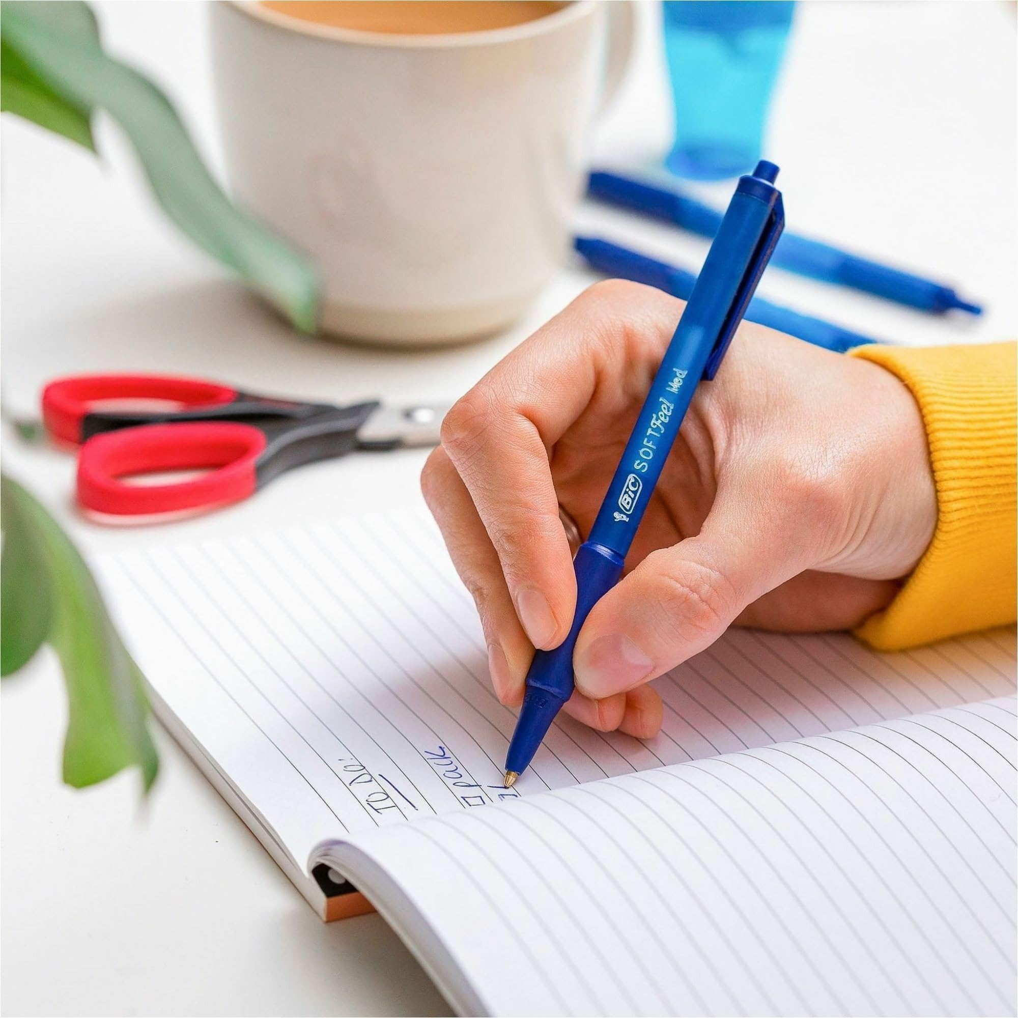BIC Soft FeelClic Grip Penna a Sfera, a Scatto, Punta Media da 1,0mm, Confezione da 12 Pezzi, Colore Blu