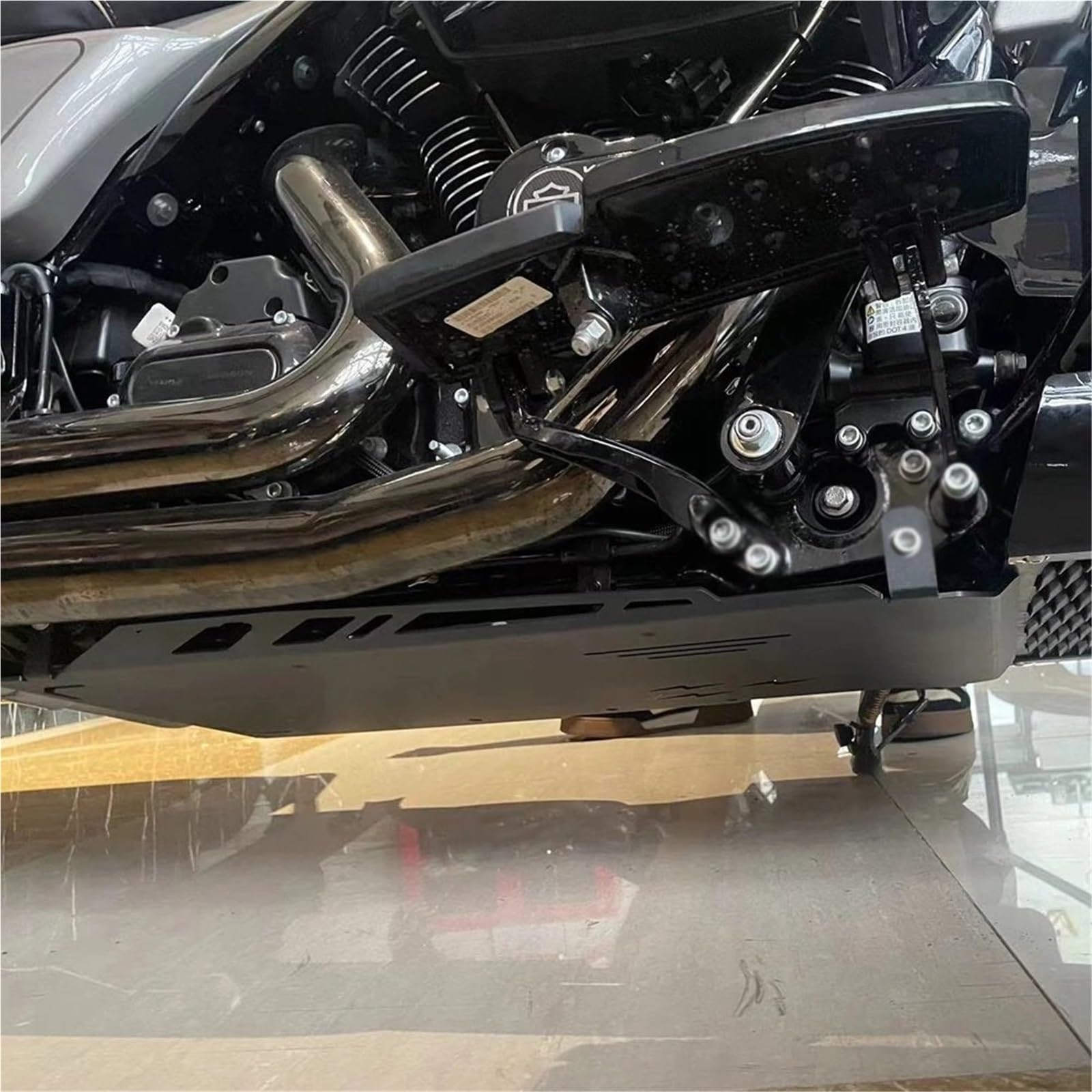 Per Street Glide FLHX Strada FLTRX 2024 Accessori Piastra paramotore Base motore inferiore Telaio copertura motore Base del Motore