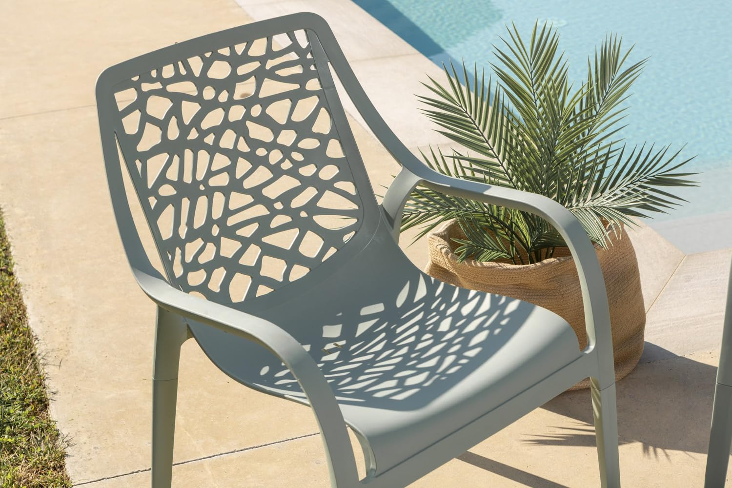 Set / Salon de jardin et extérieur en polypropylène avec fibre de verre 4 places, canapé deux places, 2 fauteuils et table basse, empilable, imperméable, design moderne - Set Maratea (vert sauve)