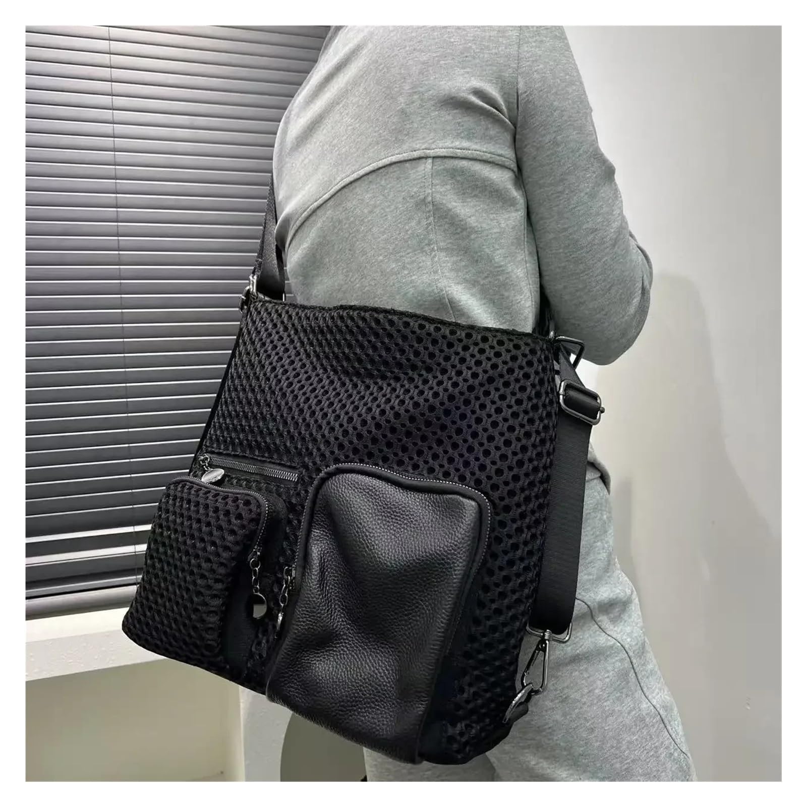 Zaino da donna alla moda in rete di nylon cucito con grande capacità, tasche multiple casual, borsa a tracolla leggera