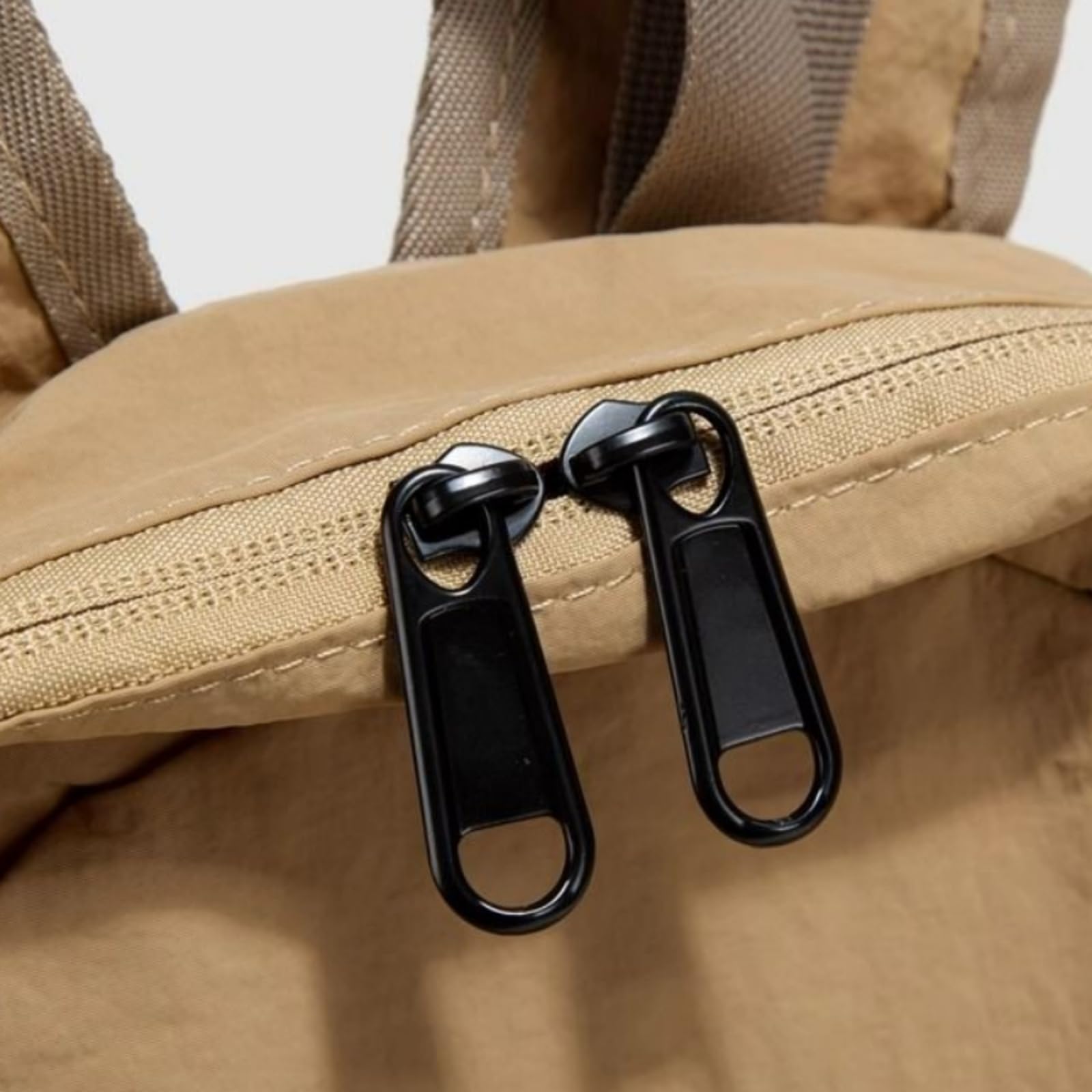 Zaino in Nylon Leggero, Borsa Scolastica per Laptop di Viaggio Casual Multi-Tasca Grande capacità I Giovani-Beige