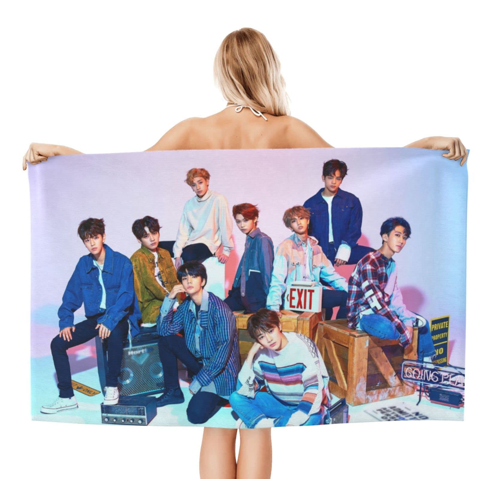 ストレイキッズ タオル バスタオル　ビーチタオル Amazon.co.jp: Stray Kids すとれい きっず バンチャン ビーチ