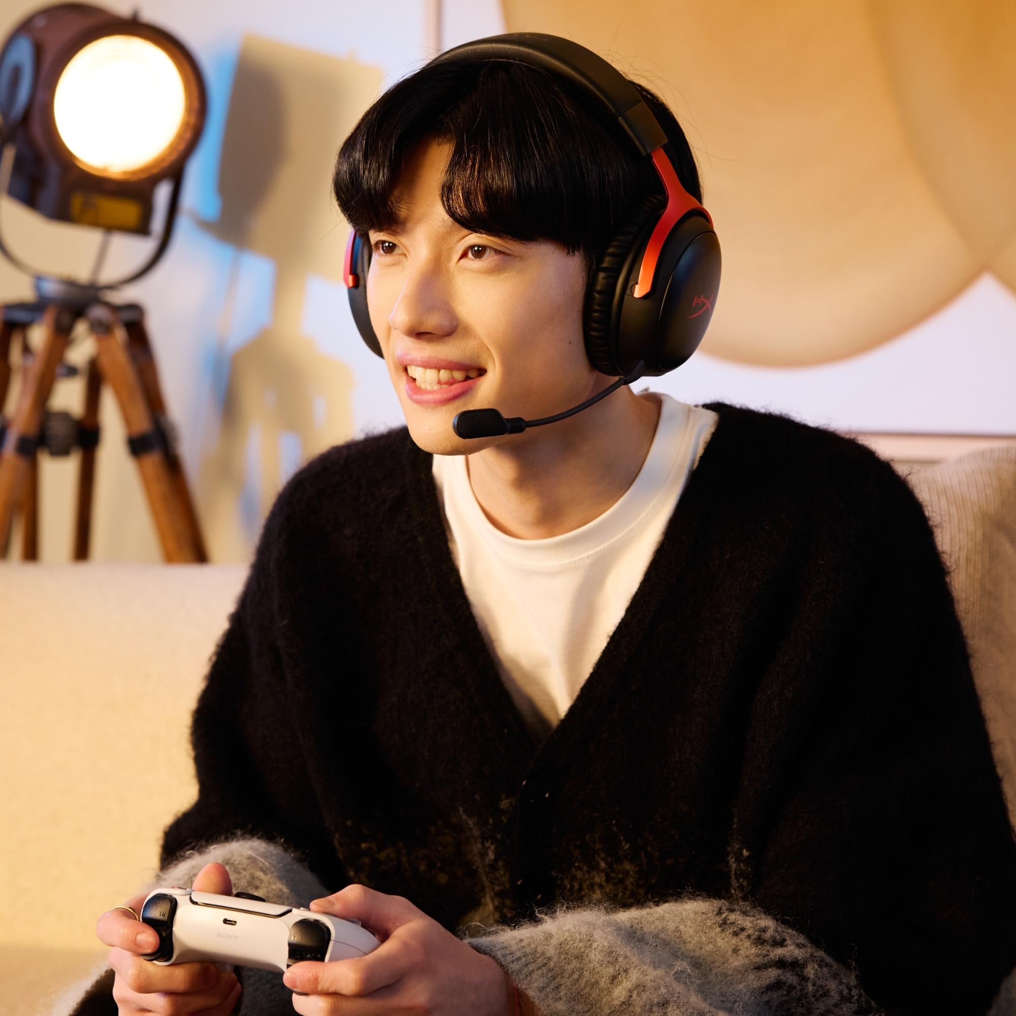 HyperX Cloud III S, Casque Gaming sans Fil, Bluetooth/2,4 GHz, PC/PS5/Xbox, jusqu'à 200h de Batterie, transducteurs 53 mm, DTS, Micro 10 mm, Rouge et Noir