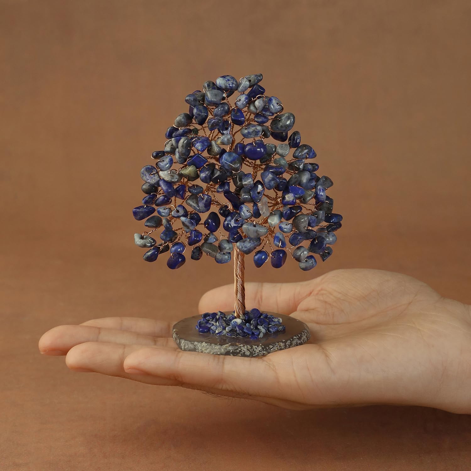 Lapis lazuli Arbre de Vie en Cristal Naturel 135 Pierres Feng Shui Chakra Reiki Arbre Bonsaï Énergie Décoration Maison Bureau Cadeau Spirituel Base Pierre Irrégulière 11 cm