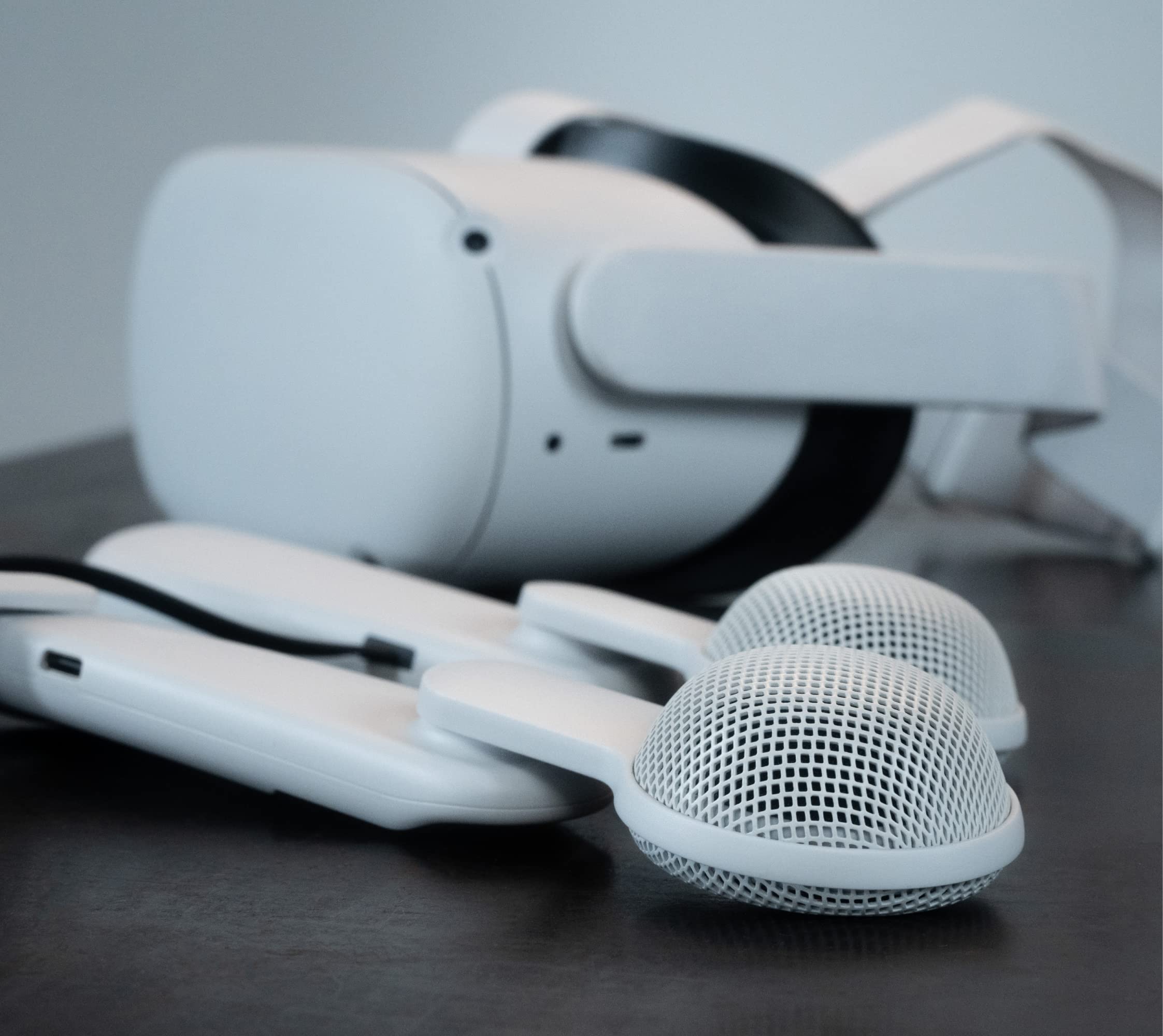 Logitech Chorus VR Off-Ear Headset per Meta Quest 2, progettato per giochi e fitness VR, leggero, audio immersivo all'aperto, flip to mute, passthrough USB-C - Bianco