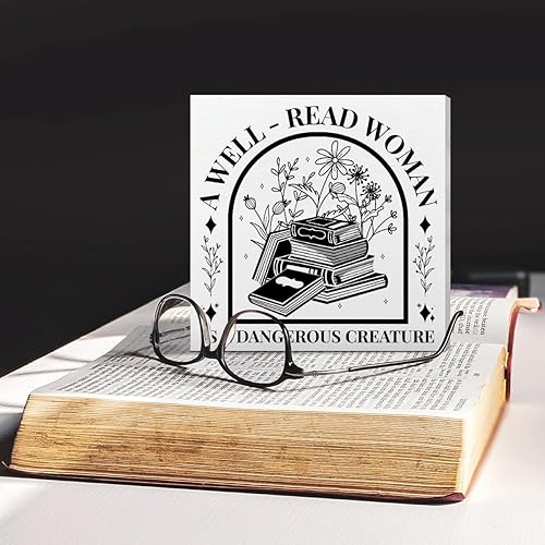 Miniatura 3 de Letrero de madera con texto en inglés A Well Read Woman Is A Dangerous Creature, Book Worm Nerd para el hogar, dormitorio, lector de libros,