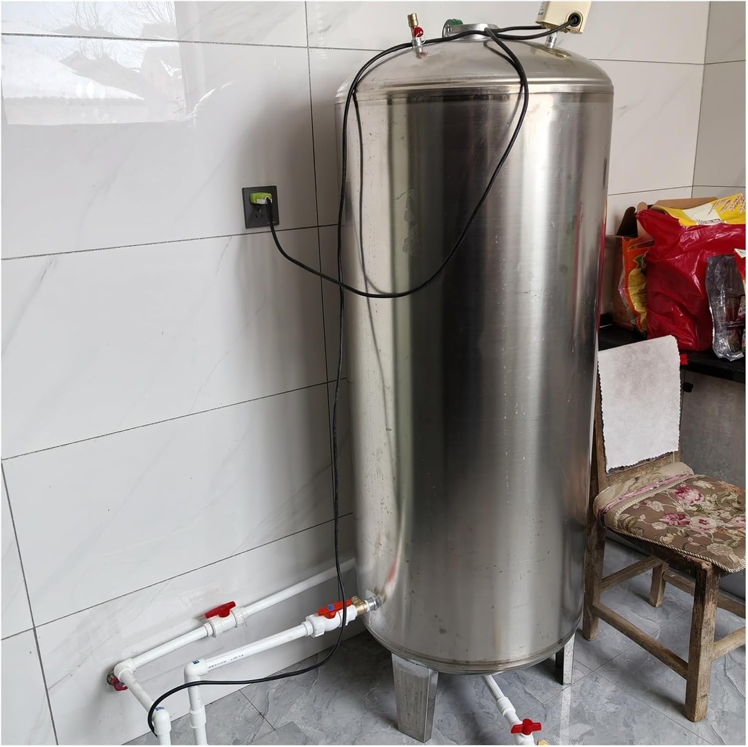 AviiSo Wassertank 60 100 160 200 250 300L Vertikaler Brunnendrucktank für Garden Farm Kitchen Garage, Vertikale Wasserspeicher-Blasenbehälter mit Montagesatz(60X40cm/23.6x15.7in(60L/15.8Gal))