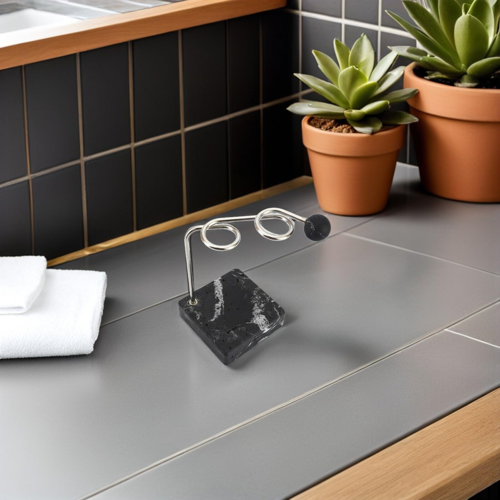 Portaspazzolino da Denti in Acciaio Inox 304 con 2 Scomparti e Base Antiscivolo Effetto Terrazzo, Organizer Bagno per Rasoi e Spazzolini Manuali, Supporto da Tavolo Resistente
