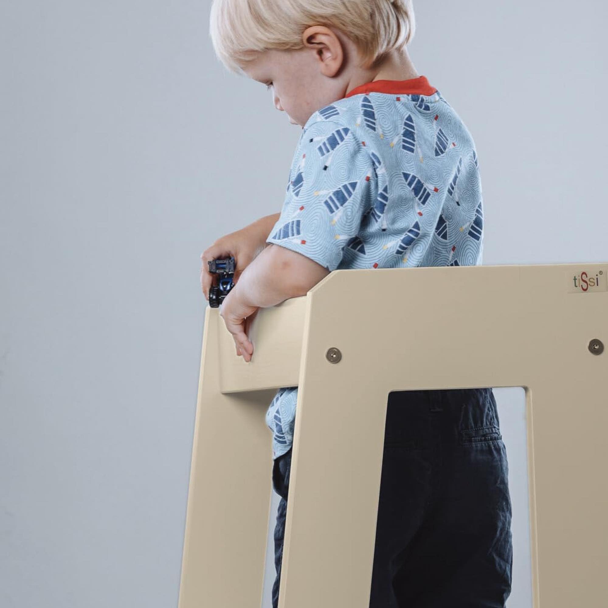 tiSsi® Lernturm Felix – Montessori Lernturm für Kinder, mitwachsend & höhenverstellbar, Entdeckerturm aus Buche Cashmere