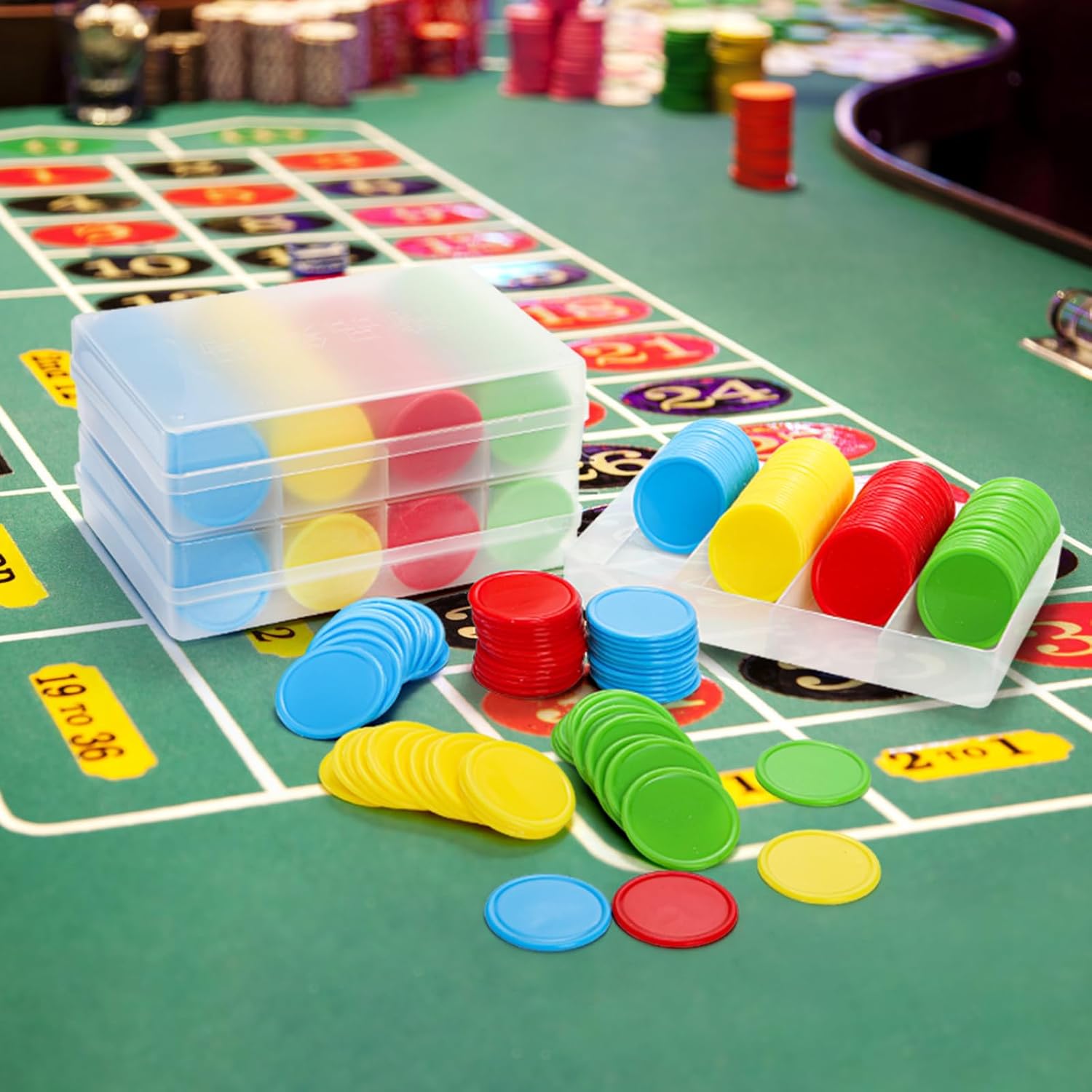 Pumtus 640 Pcs Plastic Poker Chips, 4 Colors Bingo Chips with Storage Box, 1.5 Inch Card Game Tokens, Counter Disk Counting Markers for Math Practice, Opaque Reward Coin for Teaching, Parties, Casino