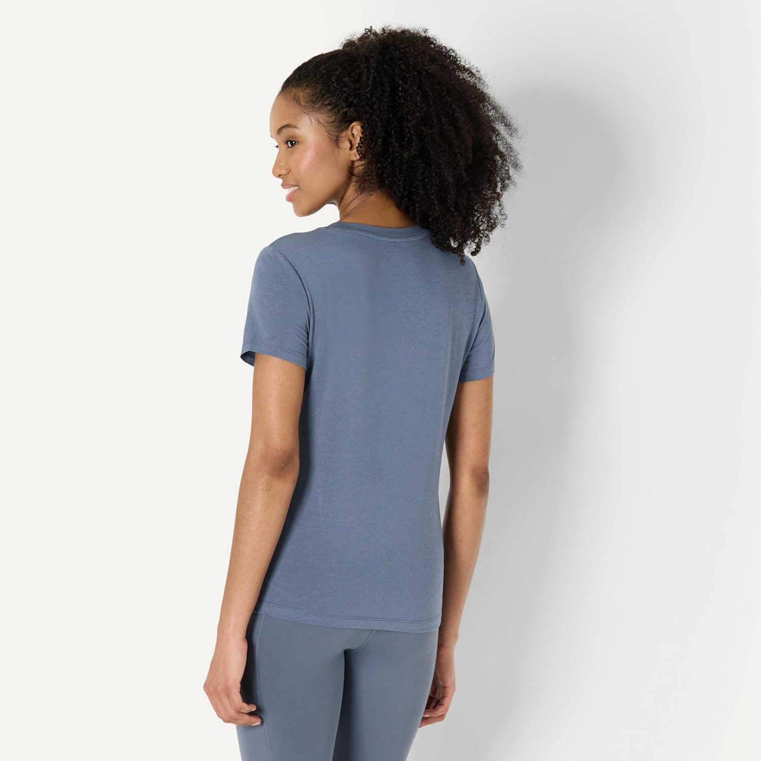 Amazon Essentials Women's Active Soft Cotton Regular Fit Crewneck Short Sleeve Lightweight Yoga Workout T-Shirt - Image 2