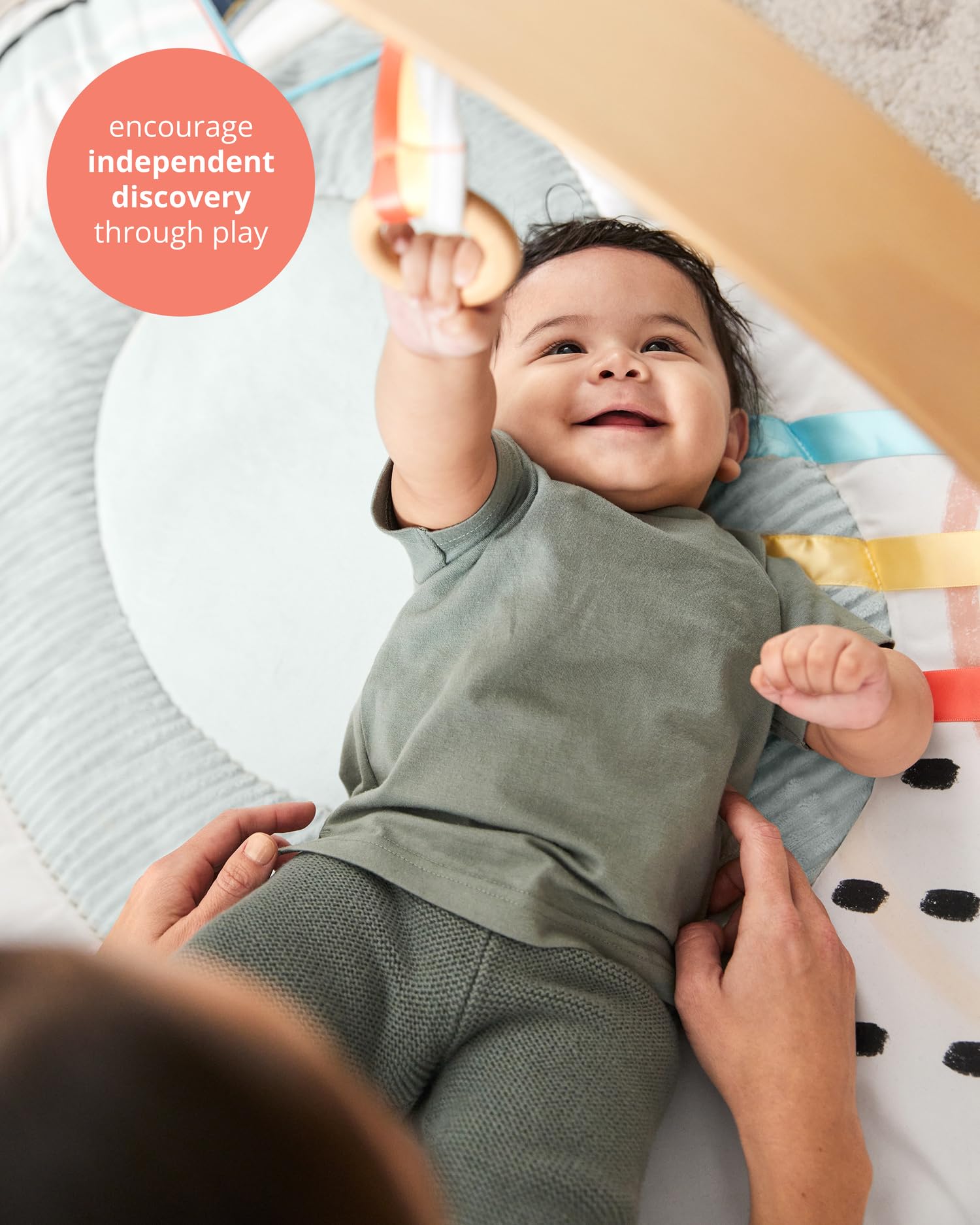 Skip Hop Baby Play Gym Montessori - Tappetino sensoriale per attività con Oltre 25 attività di Sviluppo, 4 Giocattoli e 5 schede Guida per i Genitori con