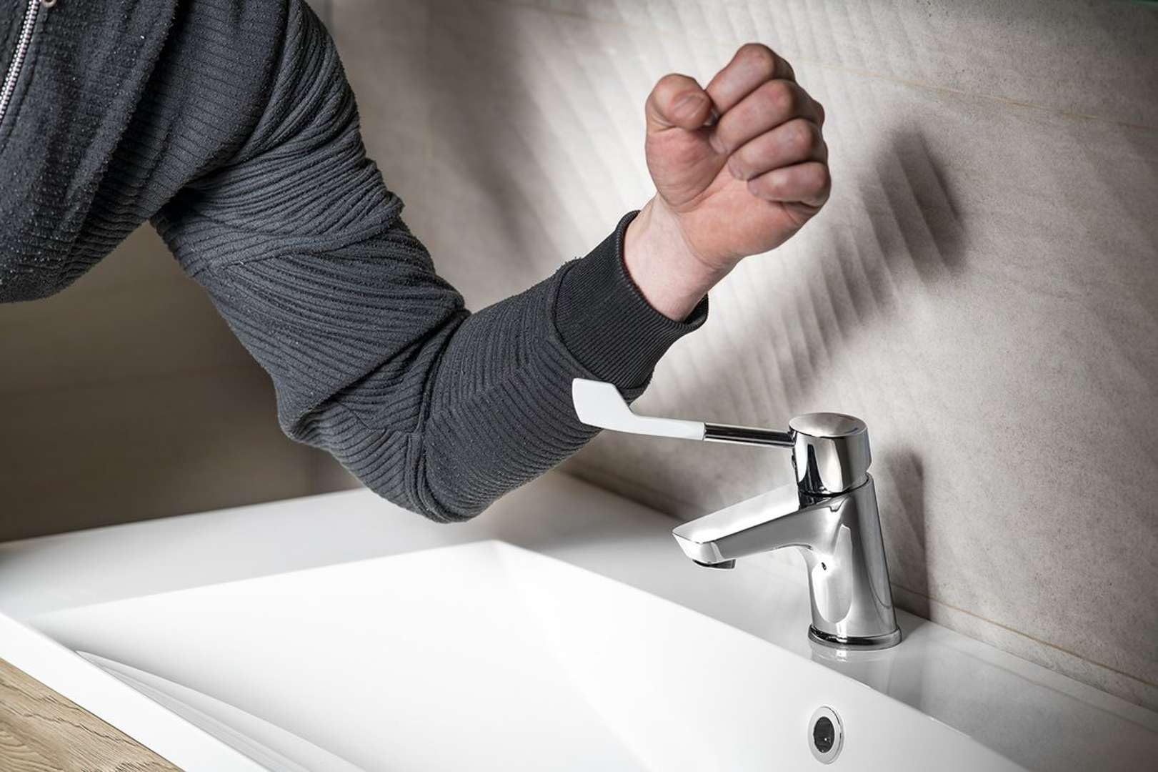 Grifería - Grifo de lavabo LEA, para personas discapacitadas, cromo LE002