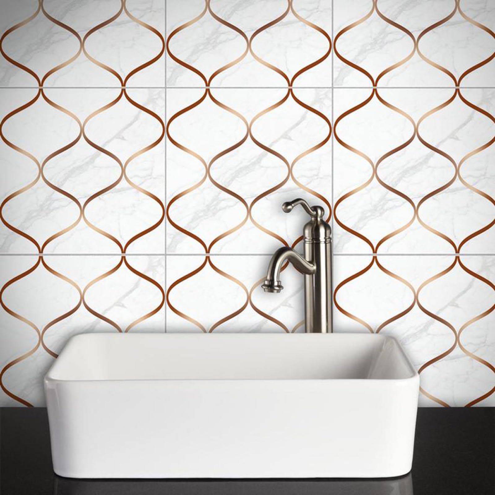 Piastrelle Adesive Cucina Modello D'Onda In Marmo Bianco Pavimento pvc Adesivo Mobili Decorazioni Piastrelle Adesive Bagno Impermeabile Resistenza all'olio Mattonelle Adesive