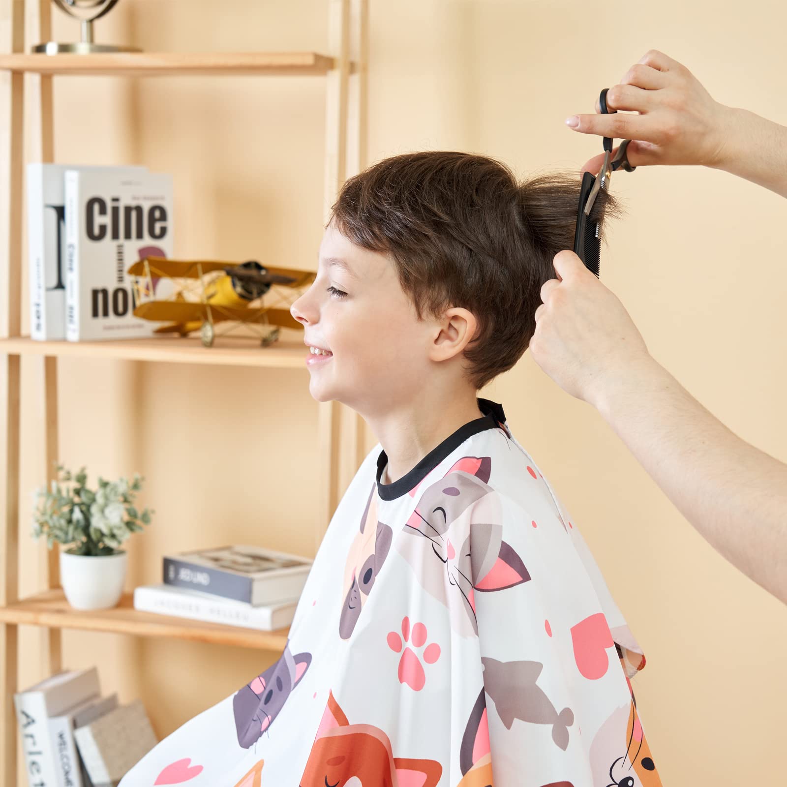 Capa de peluquería profesional para niños, capa de peluquería profesional con correa ajustable para el cuello, capa de corte de cabello con champú para salón y hogar, 51 x 36 pulgadas (patrón 6