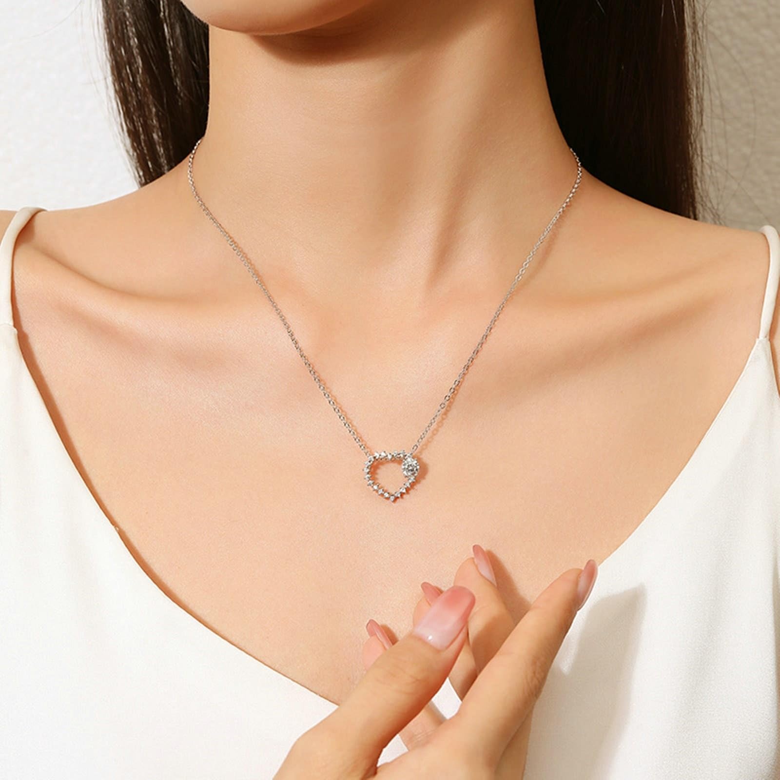 Prawdziwy naszyjnik białe złoto 18 K z moissanit, wisiorek w kształcie serca łańcuszek damski Platinum PT950 45 cm