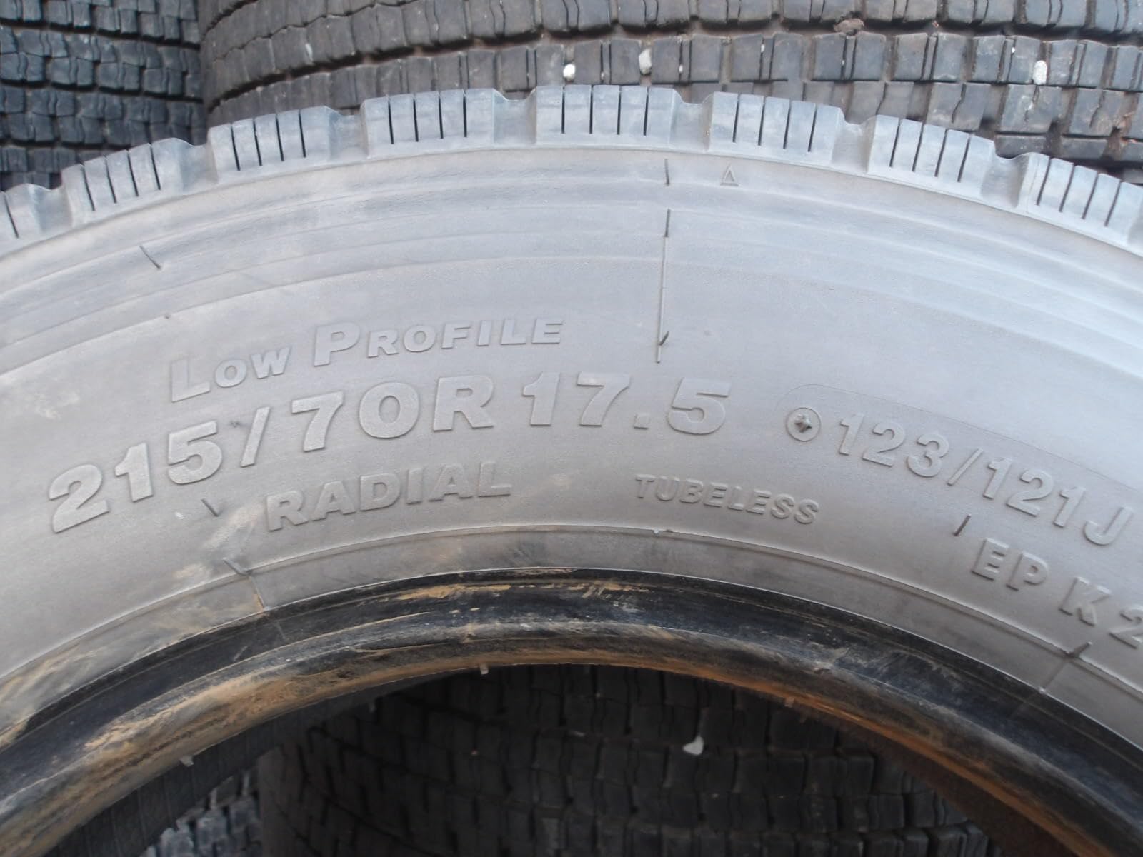 Amazon.co.jp: L55-5 215/70R17.5 2本セット ミックス LT 123/121J 215 