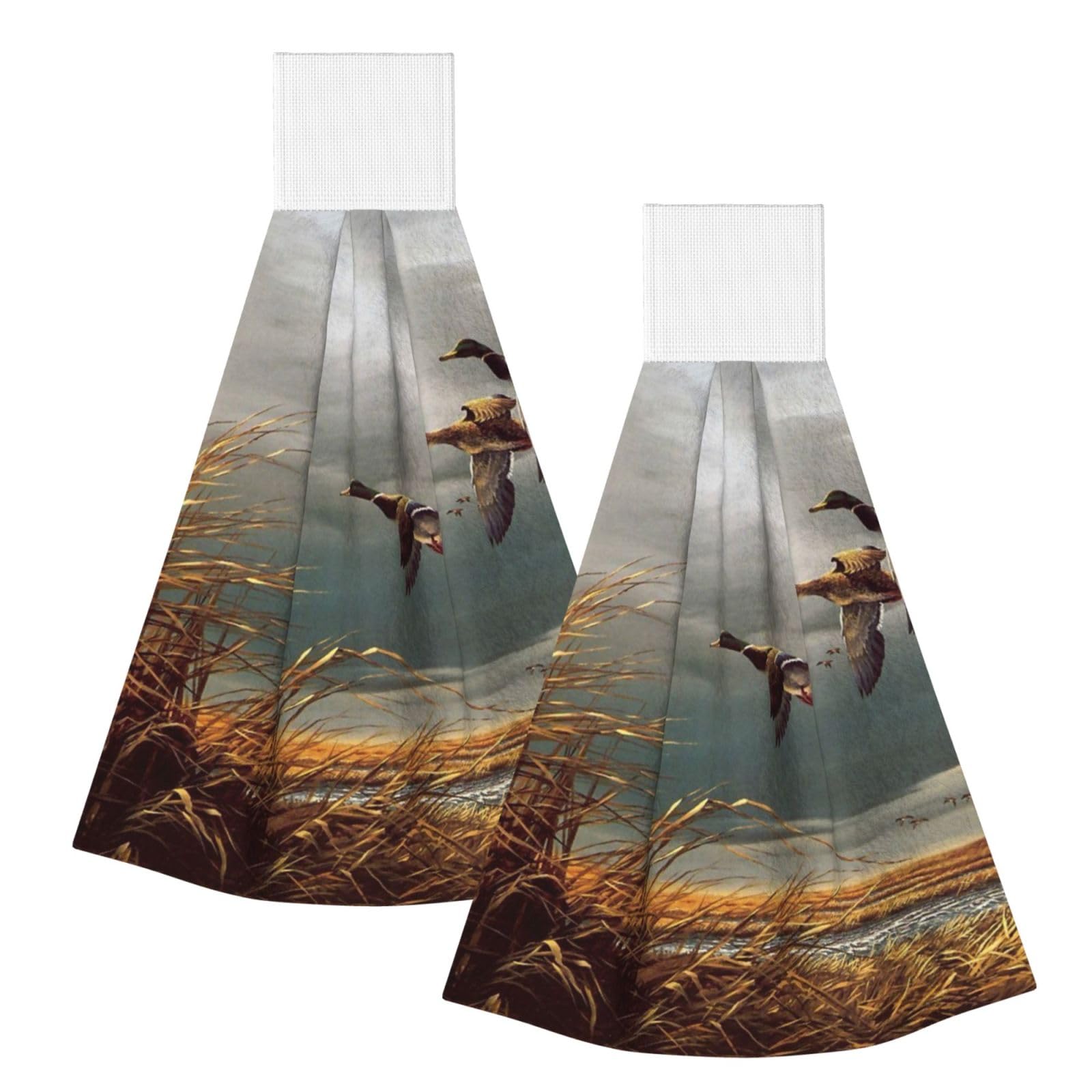 DOPKLNA Hunting Flying Wild Ducks, 2 Pcs Hanging Coral Fiber Hand Towels for Bathroom, Absorbent Kitchen Towels