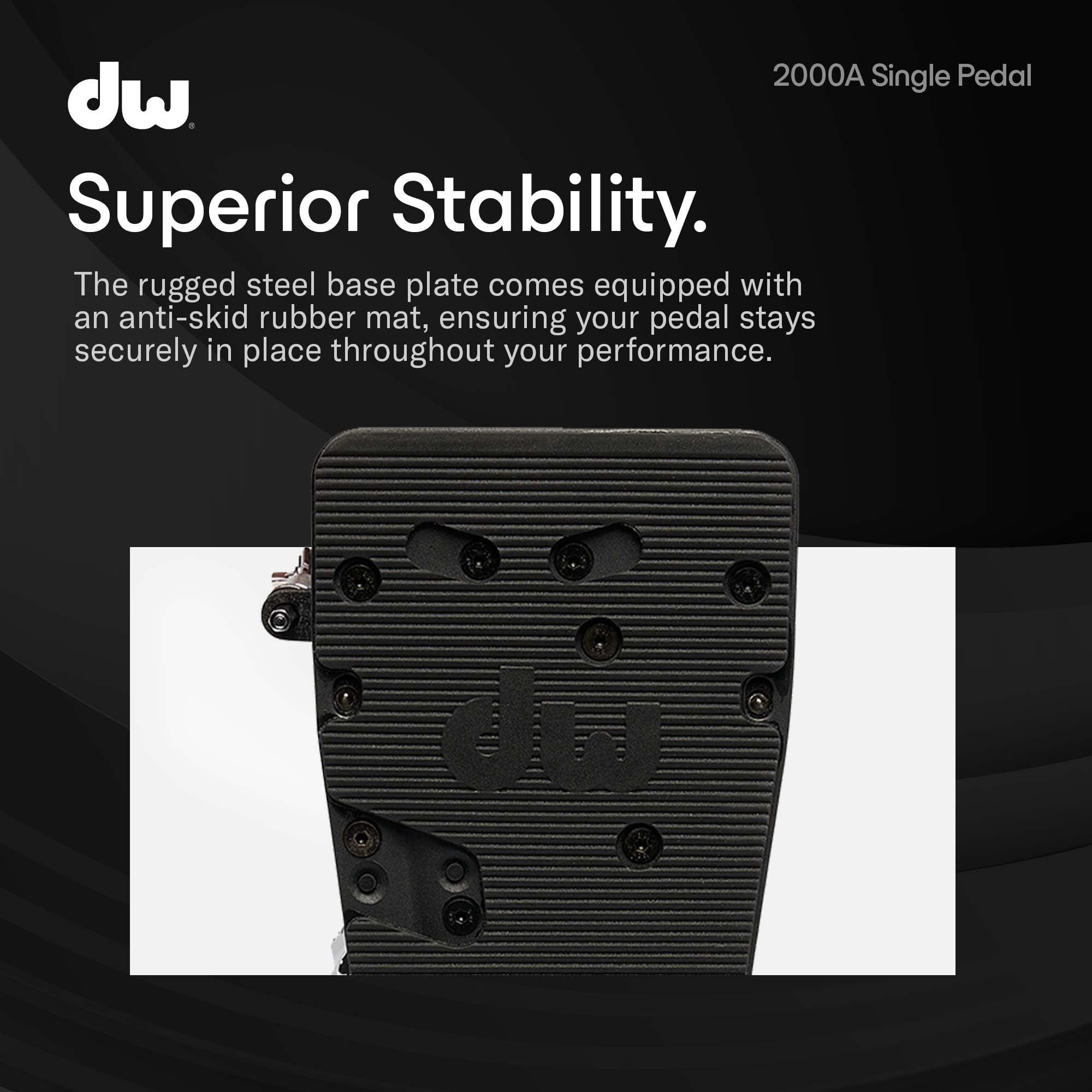 DW 2000A | Pedale grancassa singolo Serie 2000 | Perfetto per i batteristi di ogni livello | Robusto telaio completamente metallico con Accelerator Drive a catena singola | Battente a due facce