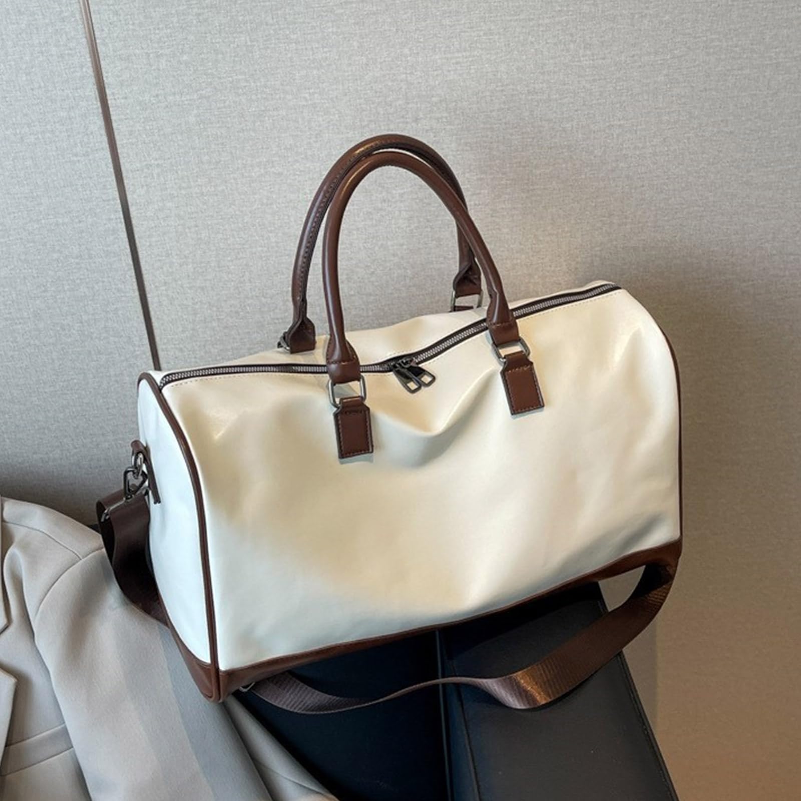 [Tertioi] Bolsa de gran capacidad para viajes de moda fitness de cuero PU de hombro de fin de semana de noche para viajes diarios para mujeres y hombres gran capacidad para una noche fitness de fin de