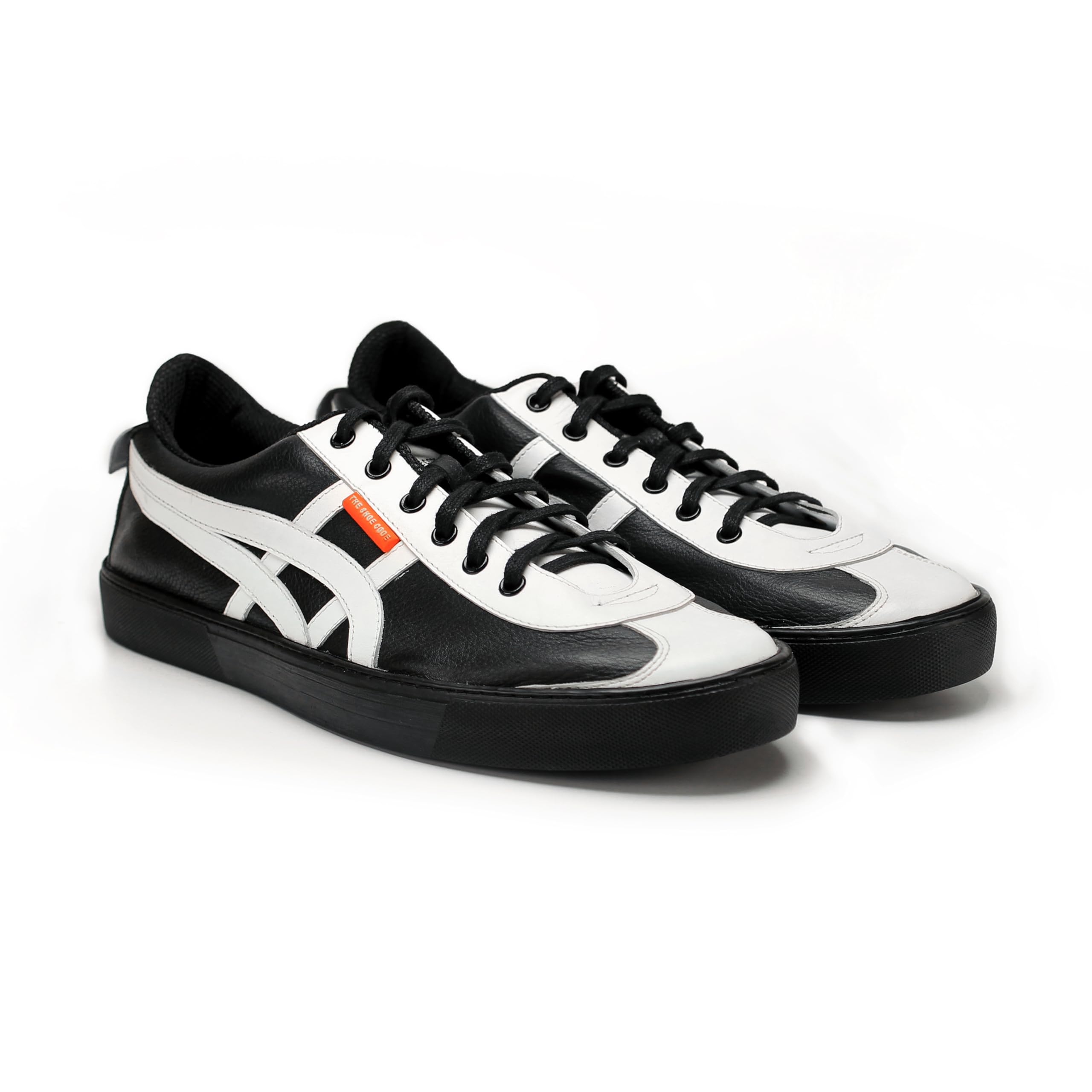 THE SHOE CODEBlack & White Onitsuka Casual Sneaker for Men