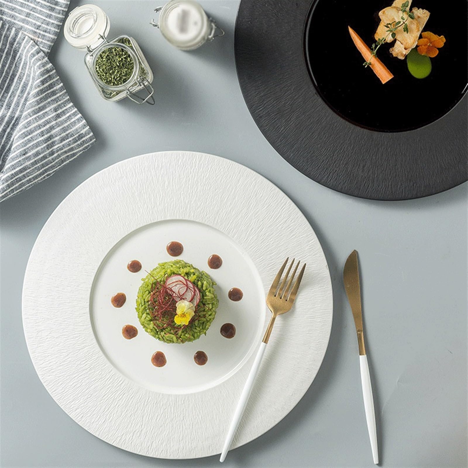 talerze do serwowania 12-calowy czarny ceramiczny talerz obiadowy w stylu zachodnim Okrągły płaski Ceramiczna zastawa stołowa Wykwintna płyta kuchenna Naczynia kuchenne talerze makaronowe(Czarny)