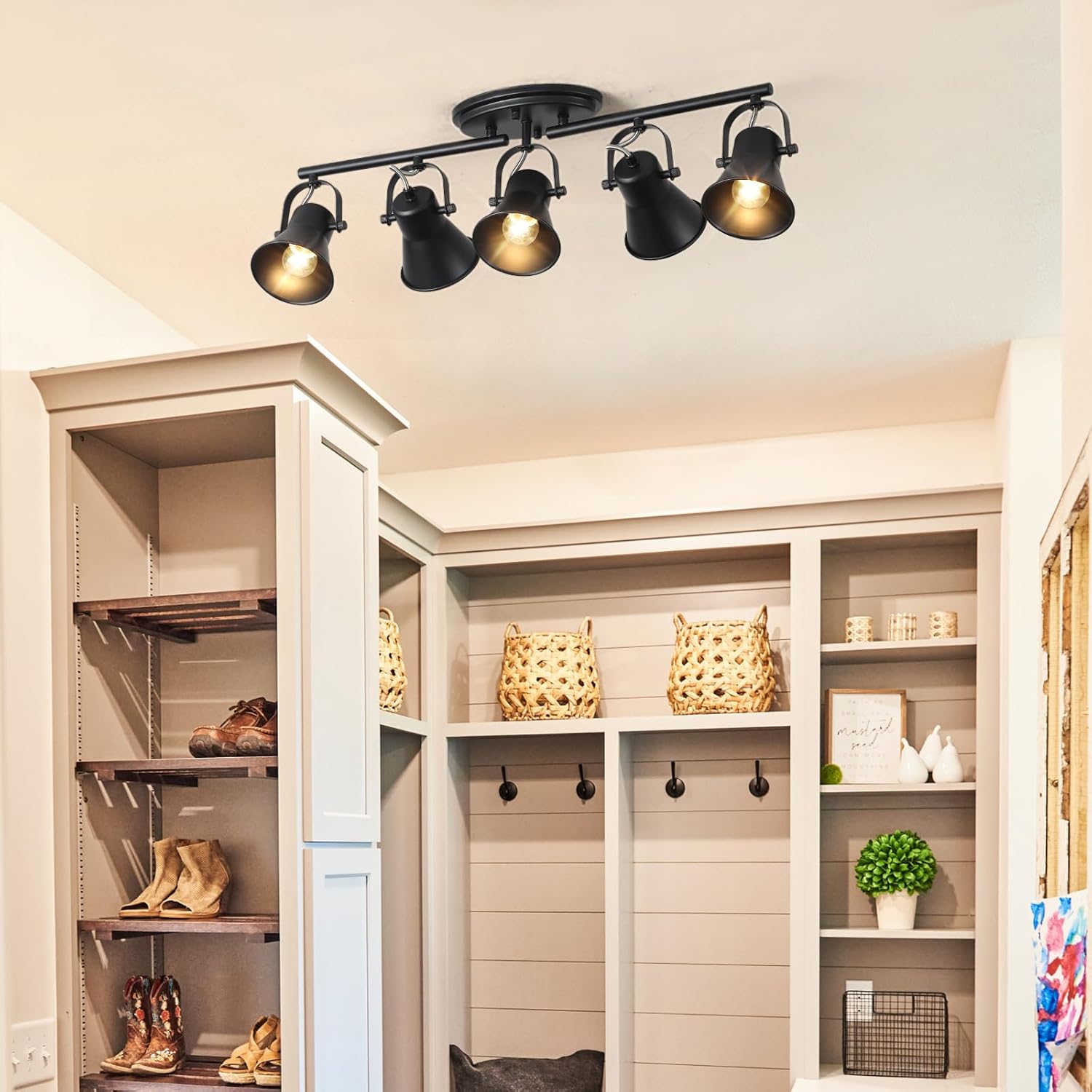 SEEBLEN 5-Light Track Lighting Kit, Directional Ceiling Light, Industrial Black Kitchen Track Lighting Fixtures Ceiling for Kitchen, Living Room, Dining Room, Hallway.