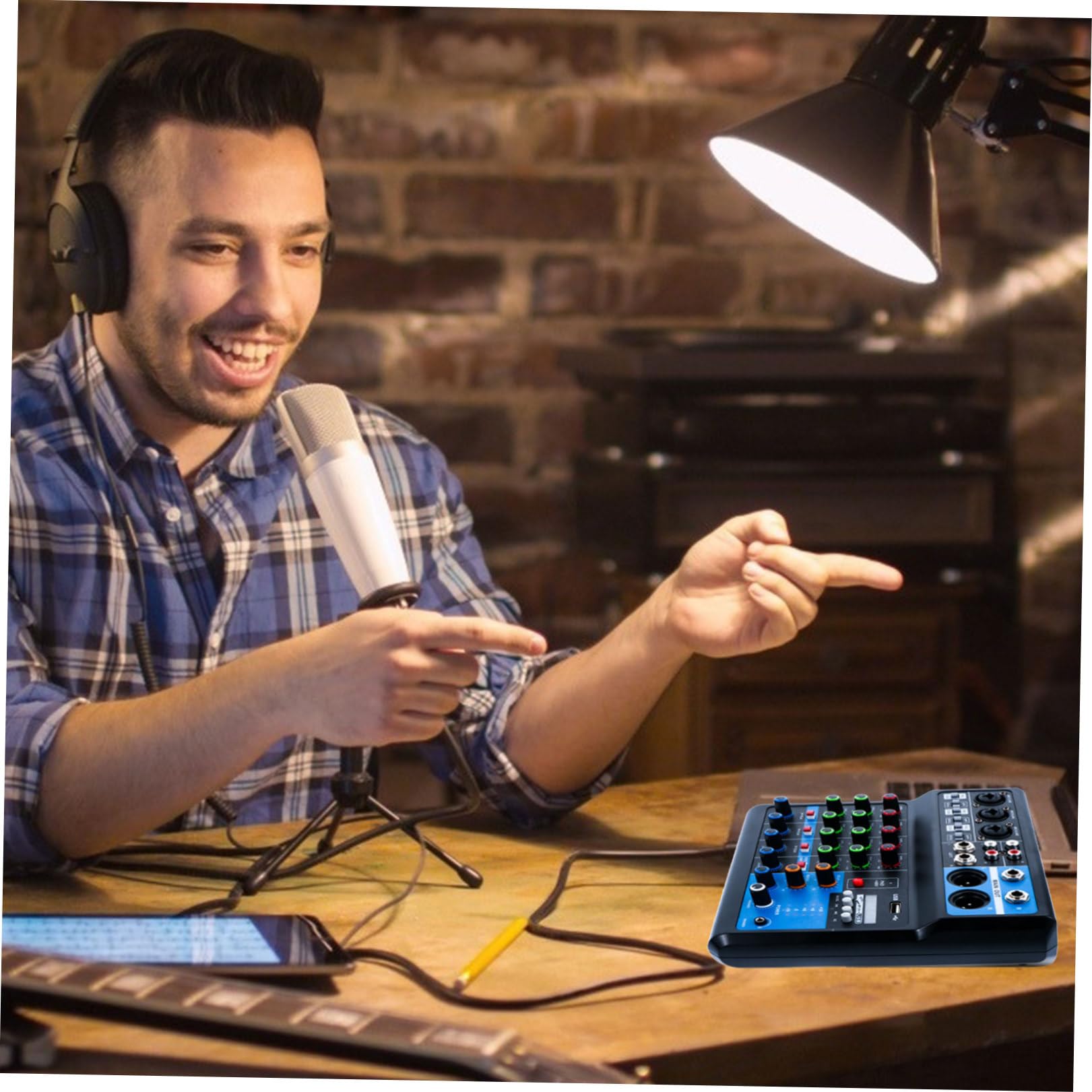 Consola de Mezclas Inalámbrica de 5 Canales Negro Abs | Usb, Procesamiento de Voz y Mezcla de Sonido, para Entrada de Línea y Computadora, Incluye Cable USB