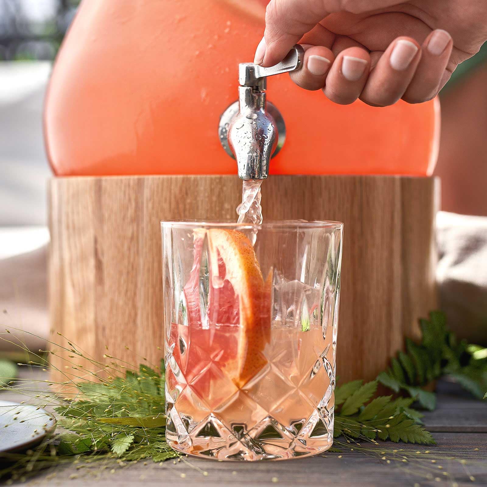 SPRINGLANE Glas Getränkespender 5,5 L Gloria mit Edelstahl-Zapfhahn & Ständer aus Gummibaumholz, Limonaden-Spender, Vintage Design Mason Jar