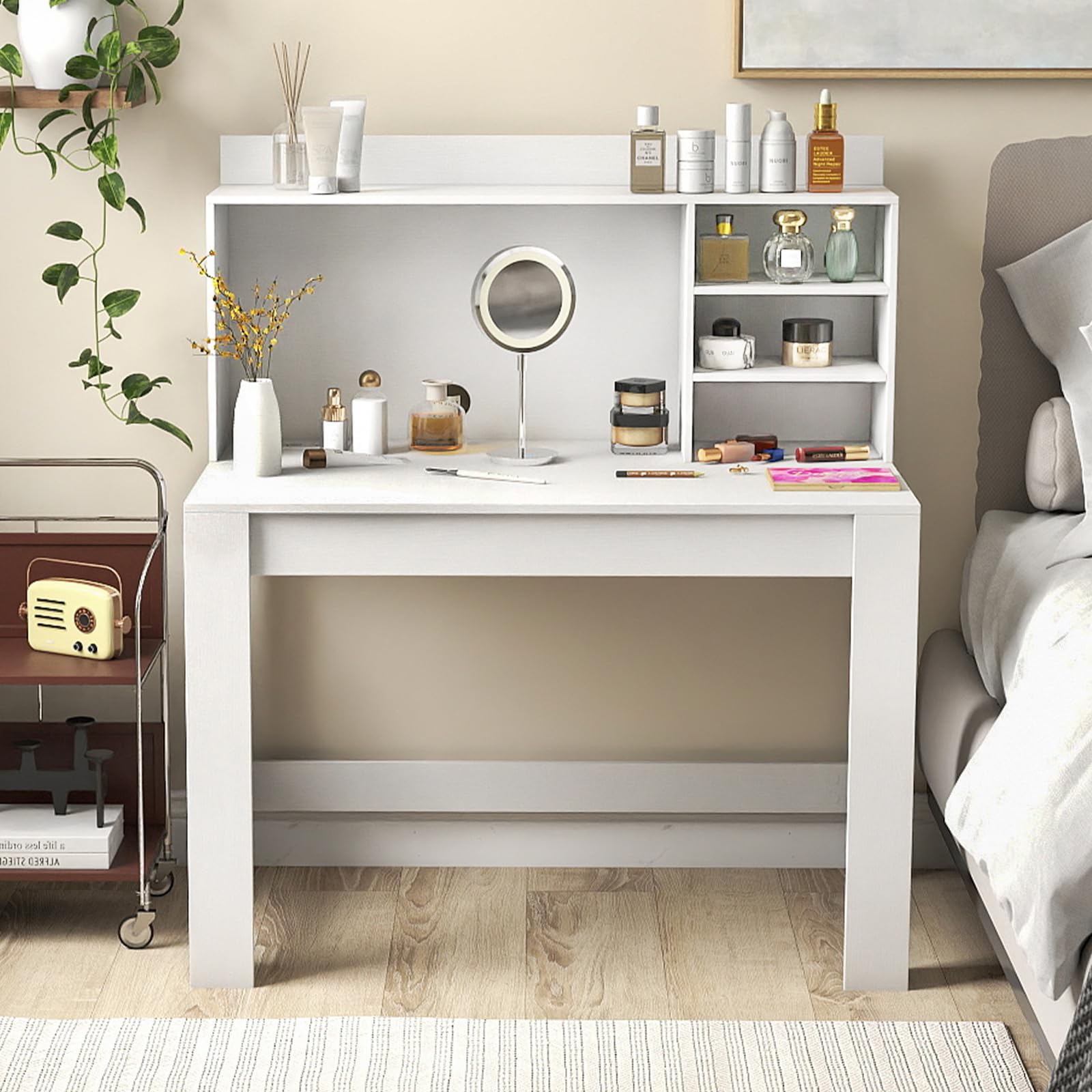 LIFEZEAL Scrivania con Libreria e Multipresa, Scrivania Porta Computer, PC, in Legno, 108x60cm, Ampio Spazio, Tavolo Postazione di Lavoro, per Ufficio, Studio, Moderno, Salvaspazio, Max 140kg (bianco)
