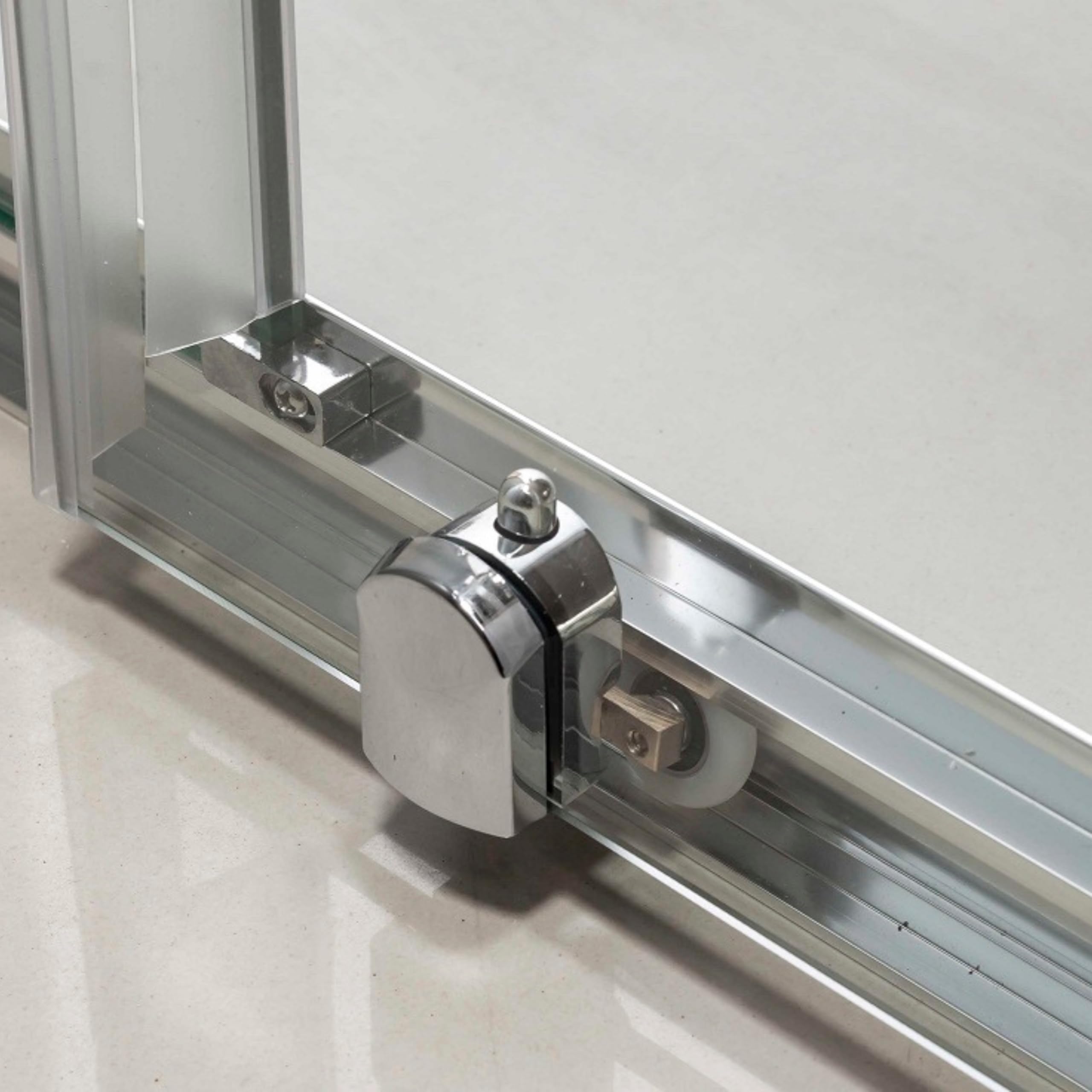 DocciaSì® - Box Doccia Angolare 70x90 cm con Porte Scorrevoli e Vetro Temperato Trasparente da 6 mm, Profili in Alluminio Cromato e Maniglia in Acciaio Inox dal Design Moderno e Funzionale