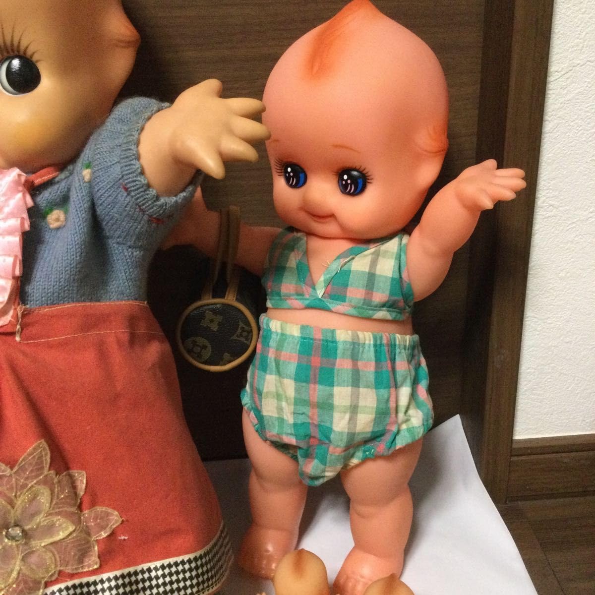 大きいキューピー人形　大きいフィギュア　昭和レトロ ソフビ人形アニメキャラ 特大 キューピー人形 60cm 昭和レトロ ソフビ - メルカリ