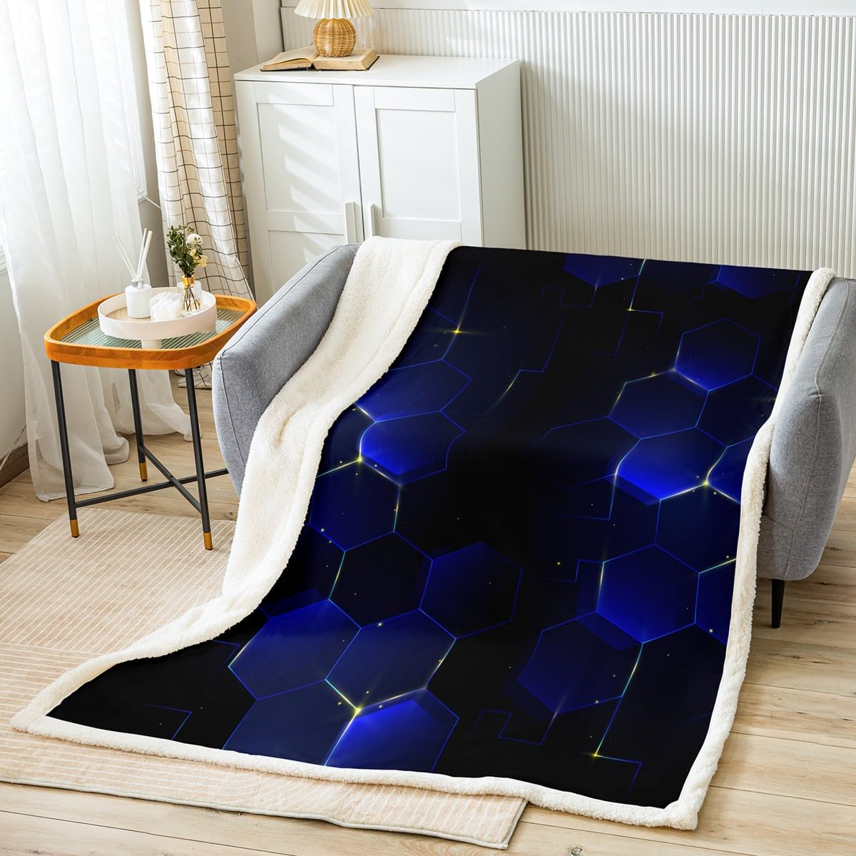 Blue Honeycomb Sherpa Blanket Beehive Hexagon Fleece Throw Blanket Geometric Honeycomb Plush Blanket Simplistic Room Decor 40x50 Inch — image 1