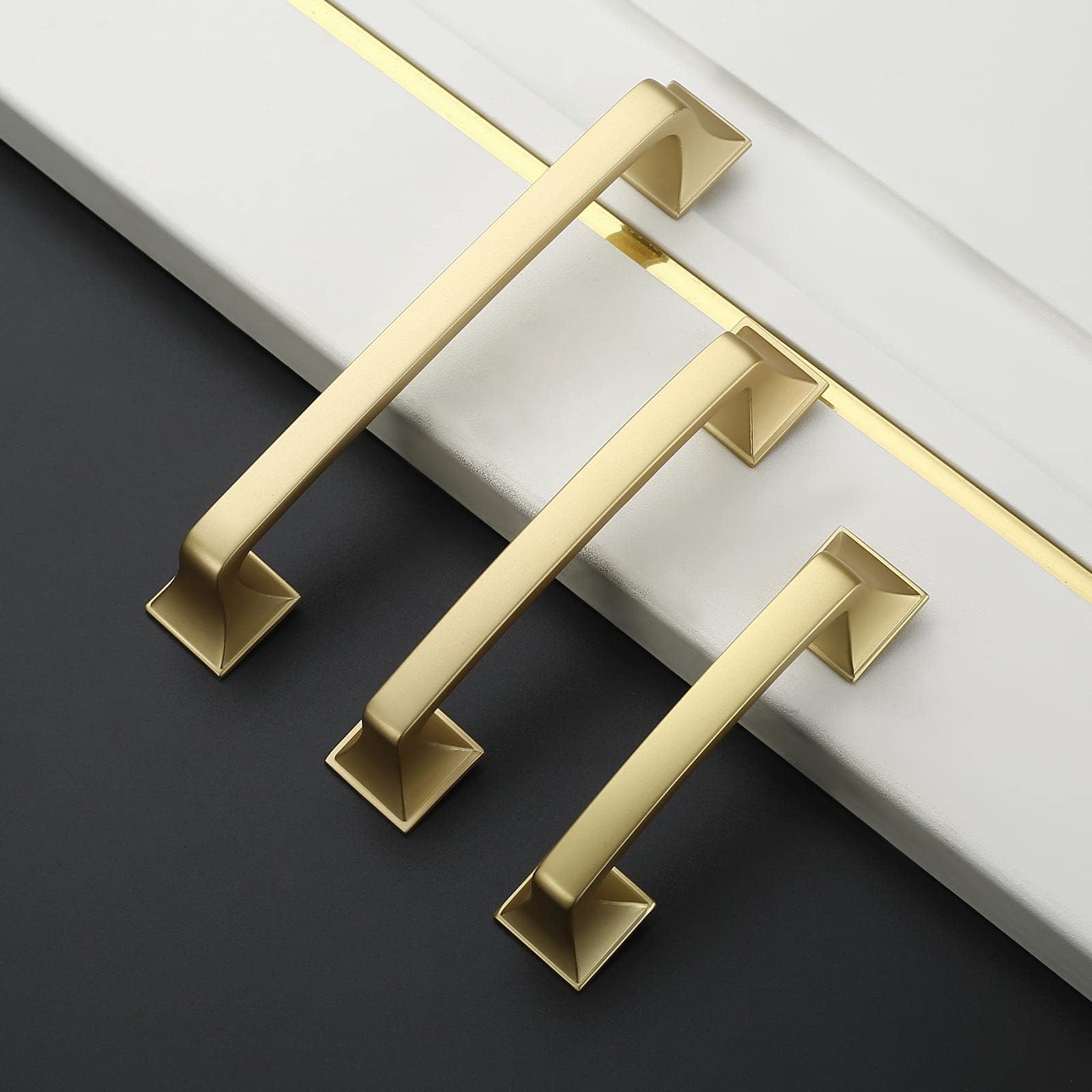 Amerdeco ZH0002 - Paquete de 10 tiradores dorados cepillados, 3-3/4 pulgadas (96 mm) con orificio central, manillas para gabinetes de cocina, tiradores para cajones de baño