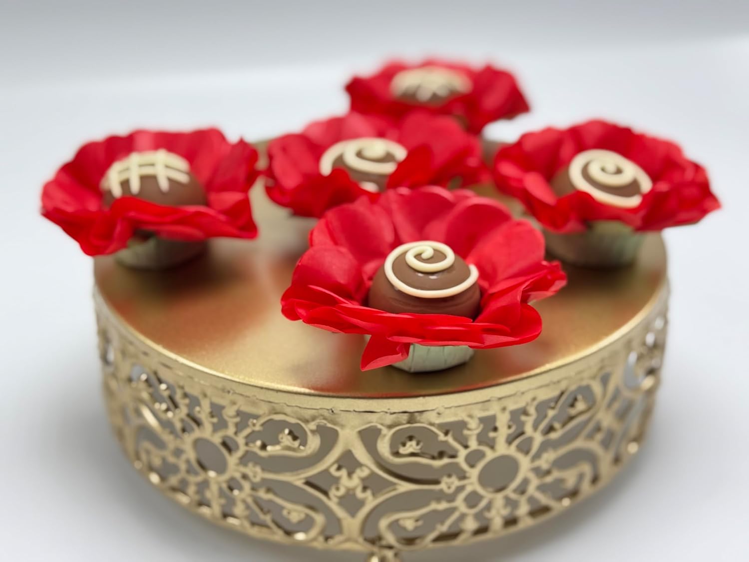 Handmade Paper Truffle Cups | Truffle Liners | Truffle Wrappers | Fominhas | Candy cups for chocolate | Forminhas de Brigadeiro | Candy liners - Pack of 20 - (Paper, Crimson Red) image 3