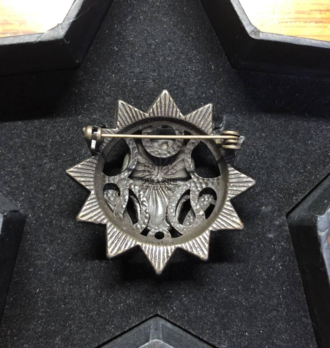 Amazon.co.jp: ジョジョ アルトラバイオレンス ブローチ シアーハート