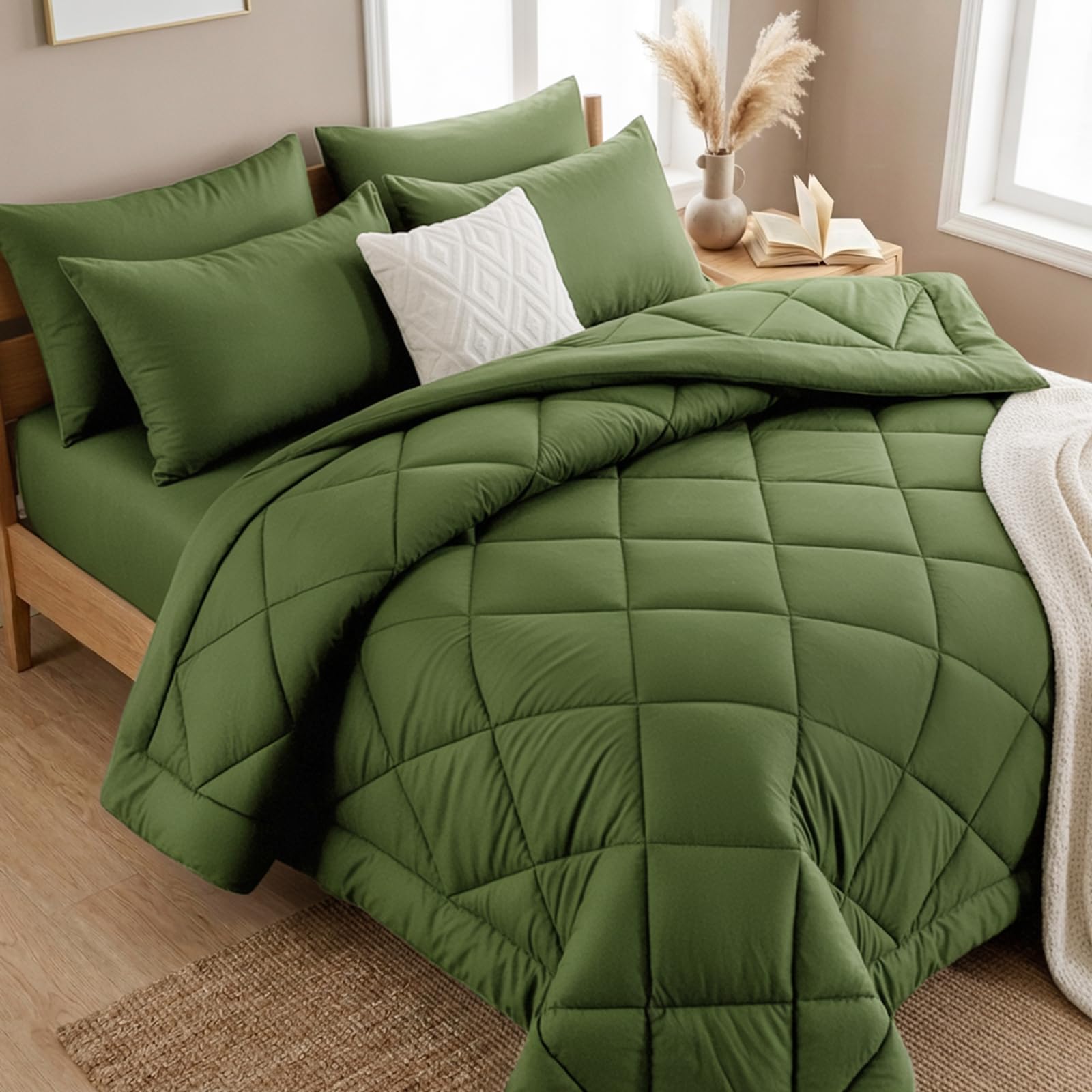Tifschlaf Coverless Duvet Super King Size 10.5 Tog - Superking Bed Duvet for All Seasons, Luxury Lightweight Quilt Washable Comforter with 2 Pillowcases - 260x220cm Olive Green