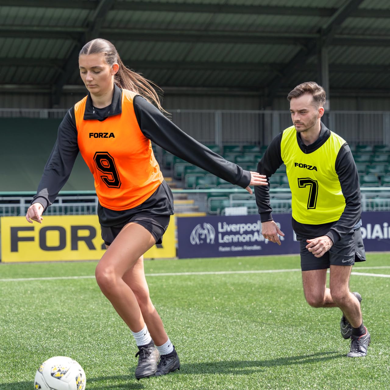 FORZA Pettorine Sportive Numerate Di Alta Qualità – Casacca Leggere Per Allenamenti | Gilet Traspiranti Per Scuole E Tutti Gli Sport