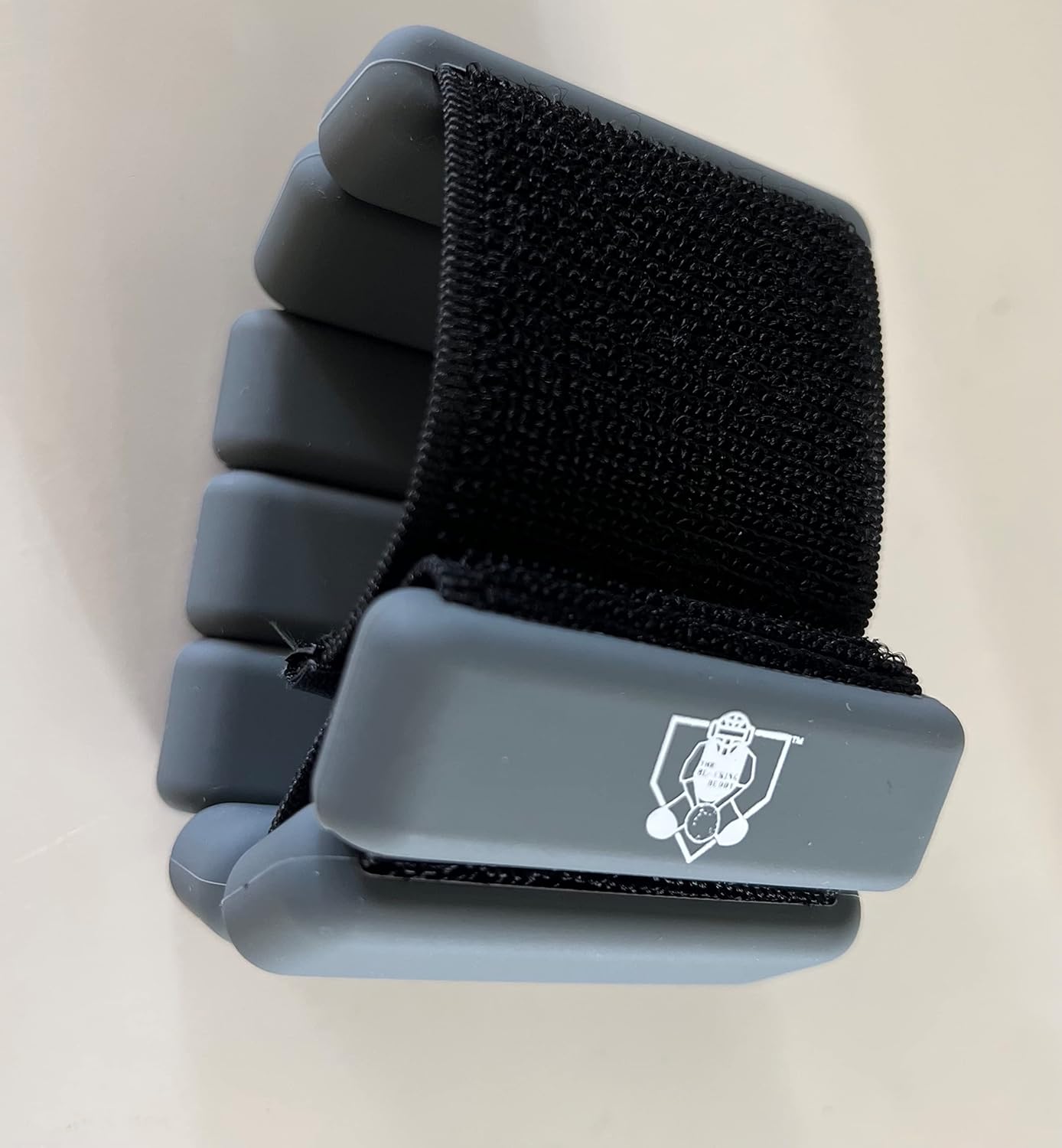 Adjustable weight strap for catchers to use during training. Help build strength at the catch point Goes up to 1LB total Suitable for all ages and skill levels Easily Adjustable