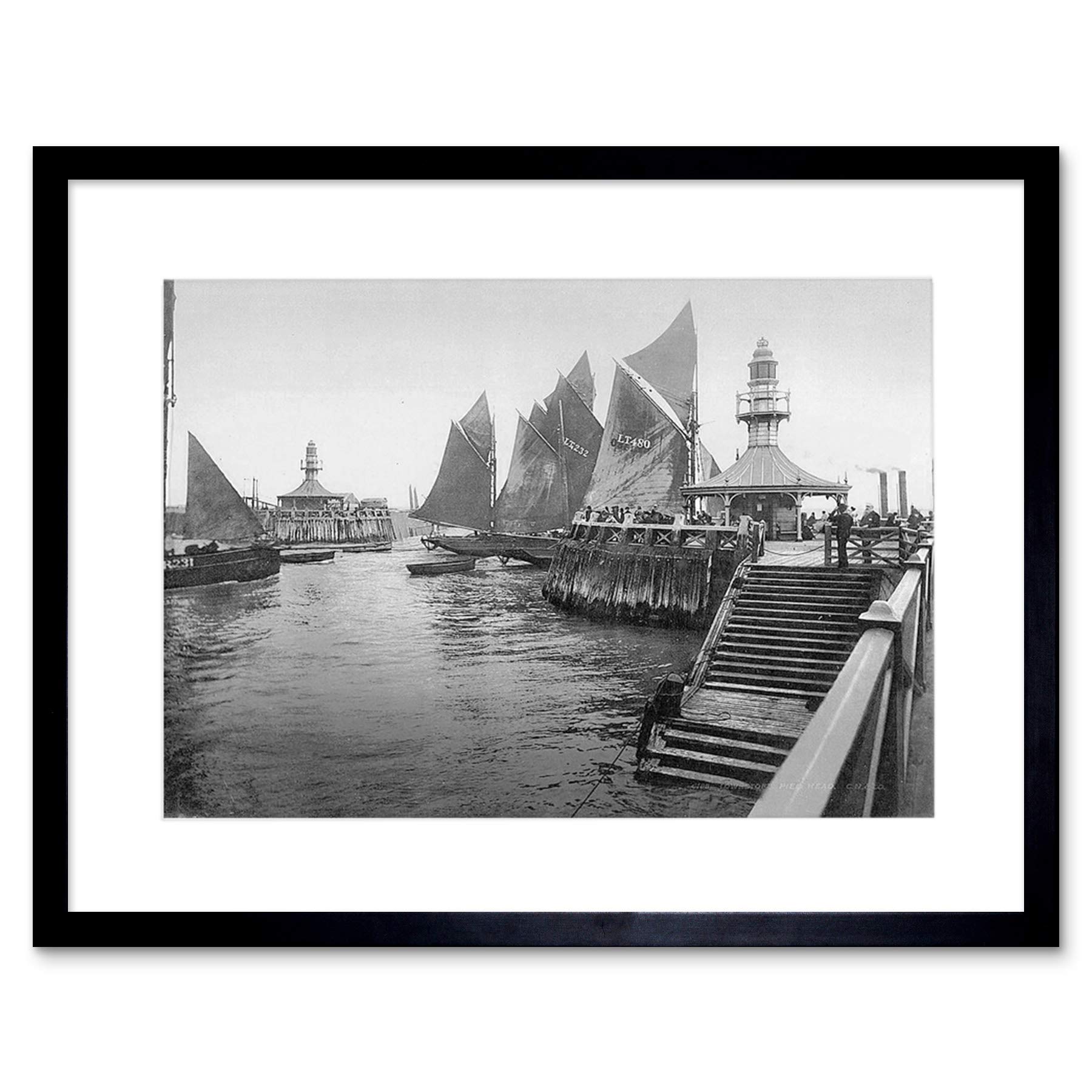 Wee Blue Coo Pier Lowestoft Vintage History Old BW Picture Framed Wall Art Print
