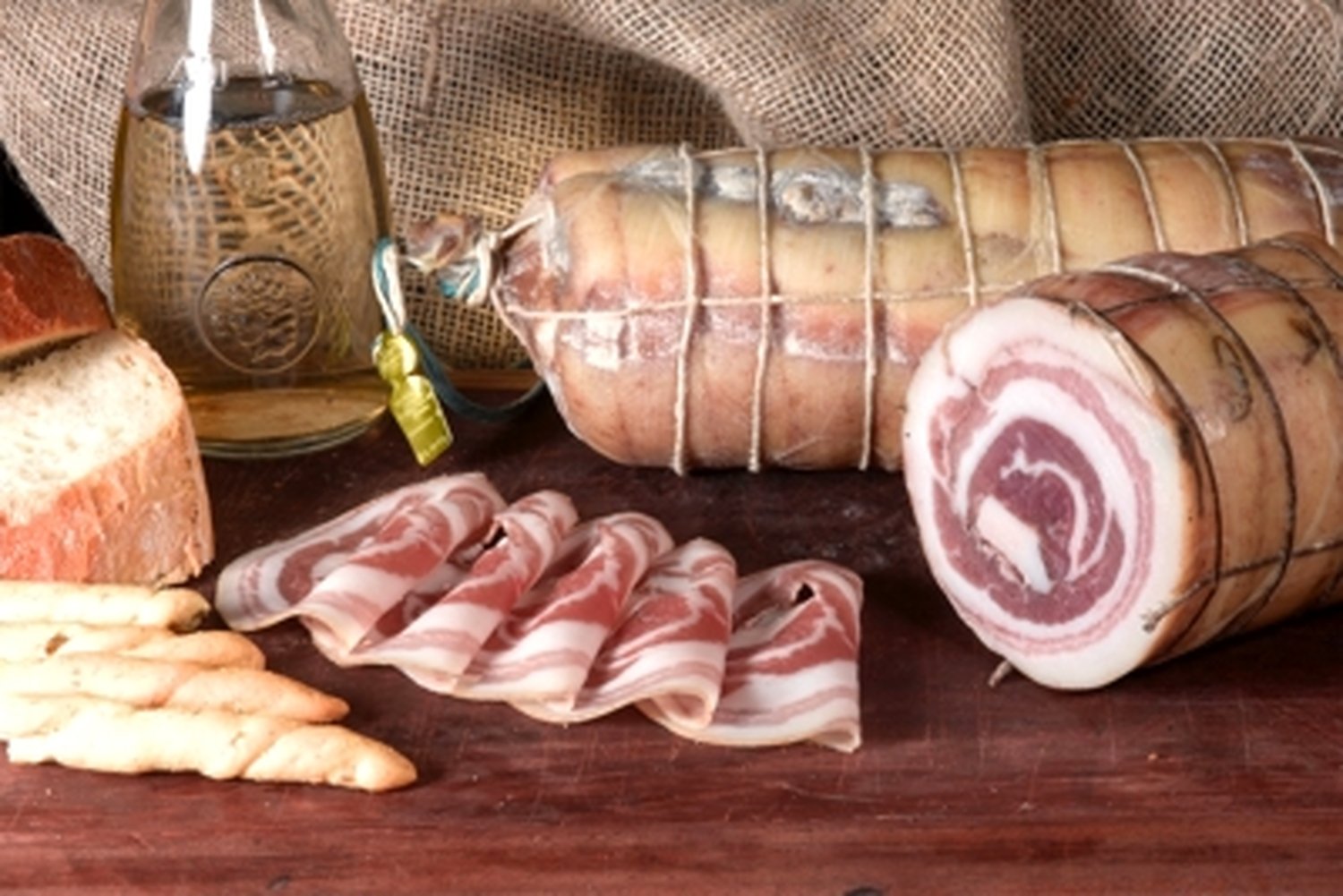 Bauchspeck aufgerollt ca. 2 kg. - Bazza